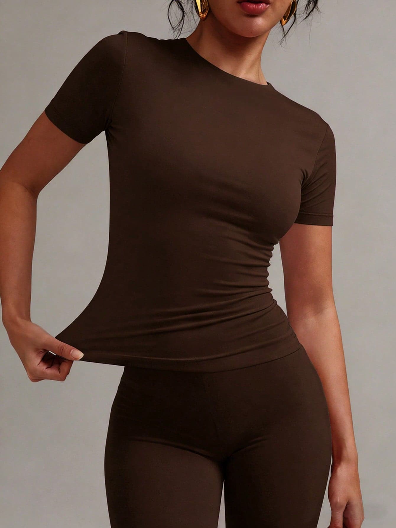 XLLAIS 2026 Women's Basic Solid Color Round Neck Short Sleeve Fitted Casual T-Shirt, Summer