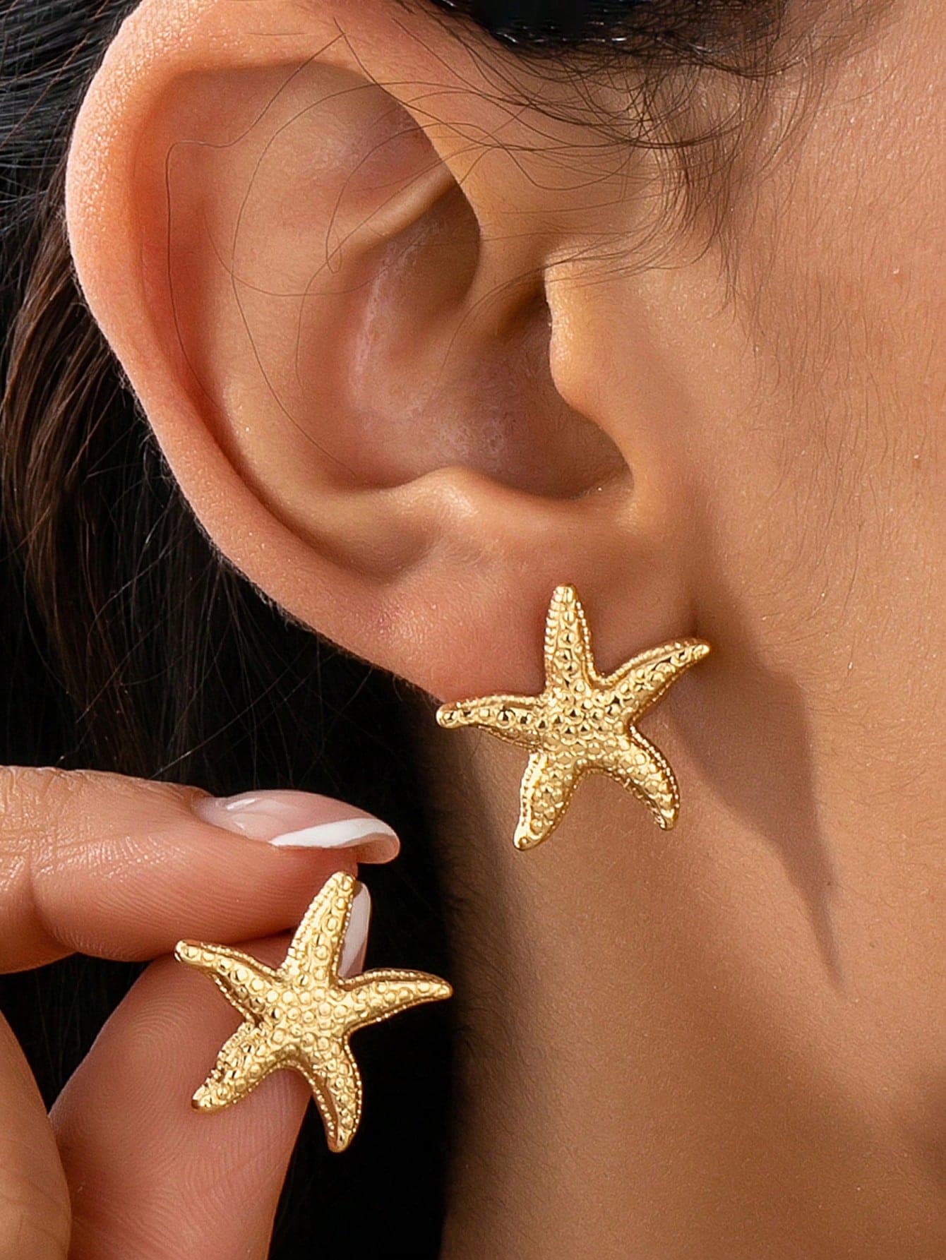 1 Pair Fashionable Delicate Mini Starfish Earrings, Minimalist Design Gold-Tone Jewelry For Women, Suitable For Daily Wear, Vacation, Party, Ocean-Themed Beach Resort Accessories