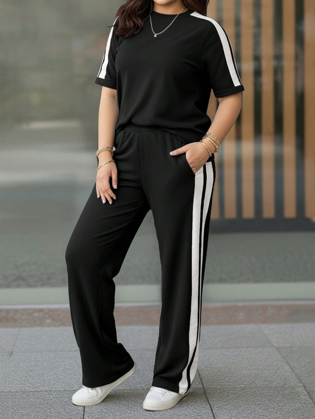Women's Spring/Summer Outfit, Round Neck Contrast Stripe Short Sleeve T-Shirt Paired With Elastic Waist Loose Pants, Casual 2-Piece Set Black Elegant