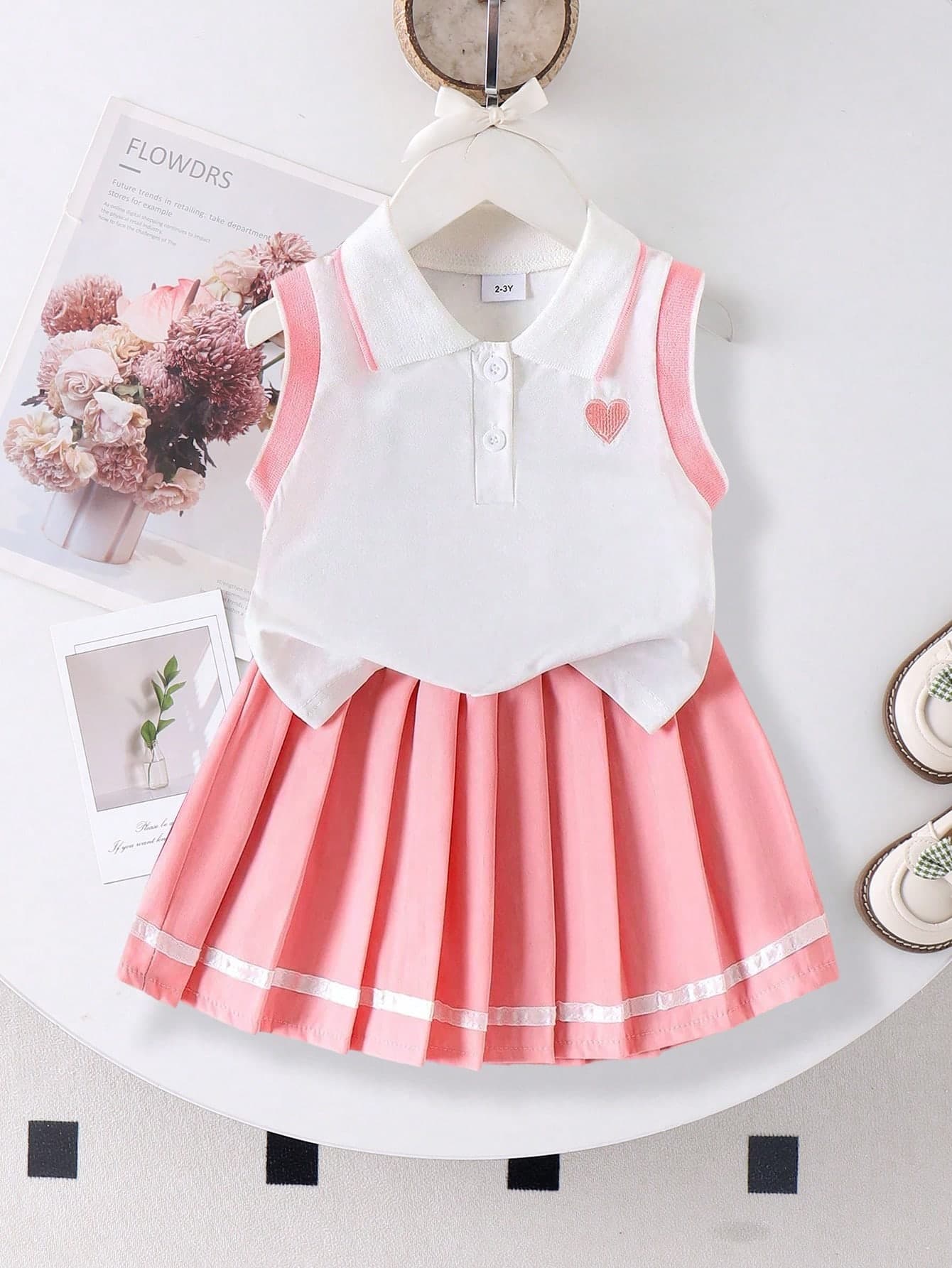 2pcs Girls' School Sports Heart Embroidery Sleeveless Polo Collar Top And Pleated Skirt Set, Summer