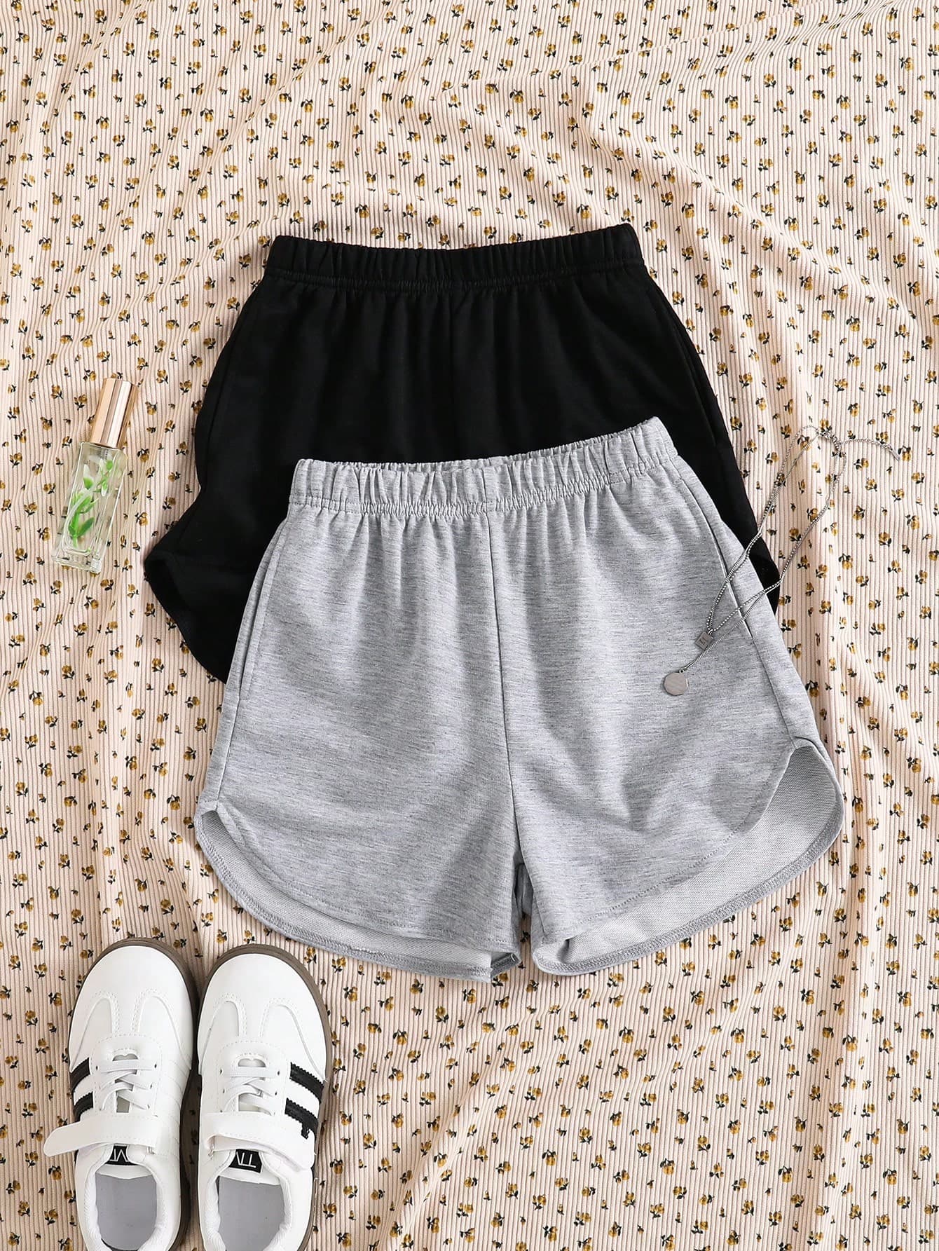 2pcs Tween Girl All-Match Black & Gray Summer Shorts, Kids Elastic Waist Solid Color Casual Shorts, Everyday Casual Outdoor Sports Comfortable Children , Fashion Simple Versatile