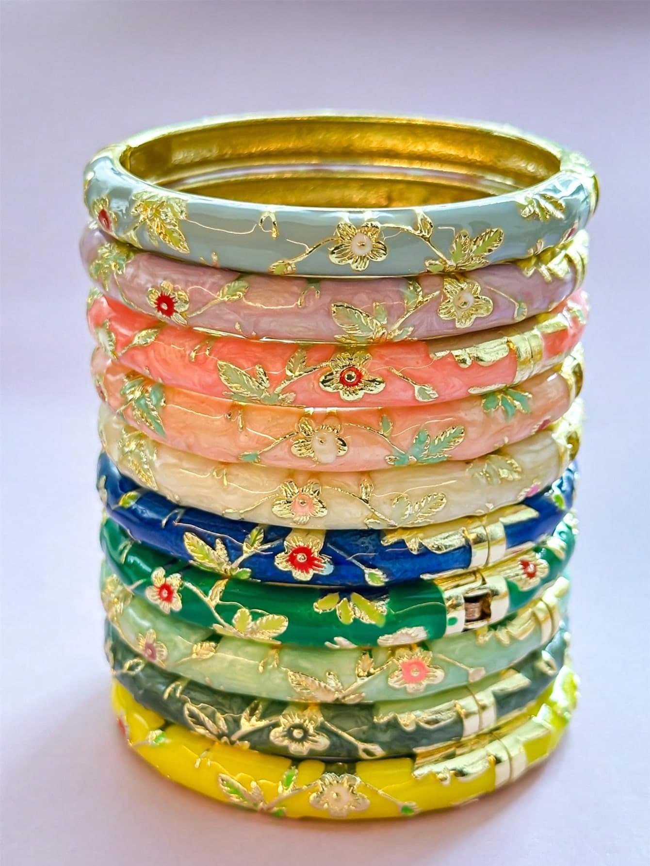 1pc Vintage Style Gold Floral Enamel Bangle, Gold Bracelet, Jewelry Accessory For Girls And Women, Suitable For Daily Wear And Holidays, Great Gift For Mother's Day, Valentine's Day, Birthday