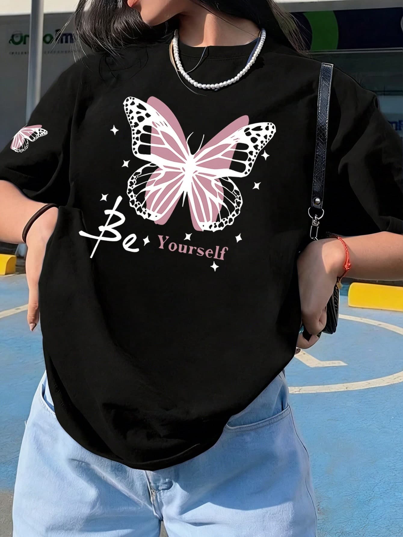 Women's Summer Butterfly Print Round Neck Short Sleeve T-Shirt, Casual Loose Versatile Vacation Style Top, Suitable For Daily Wear And Fashionable Summer Black