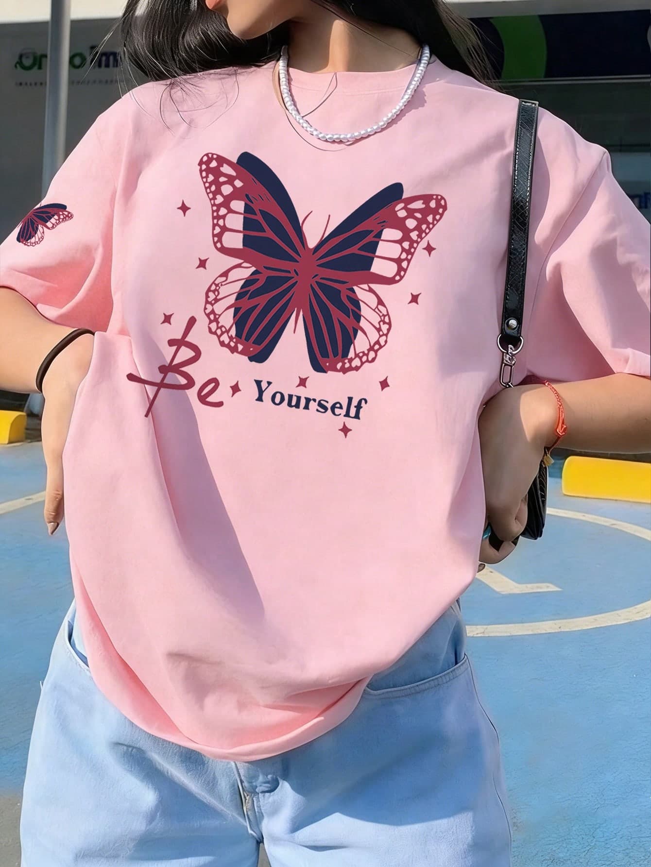 Women's Summer Butterfly Pattern Round Neck Short Sleeve T-Shirt, Casual Loose Versatile Vacation Style Top Pink