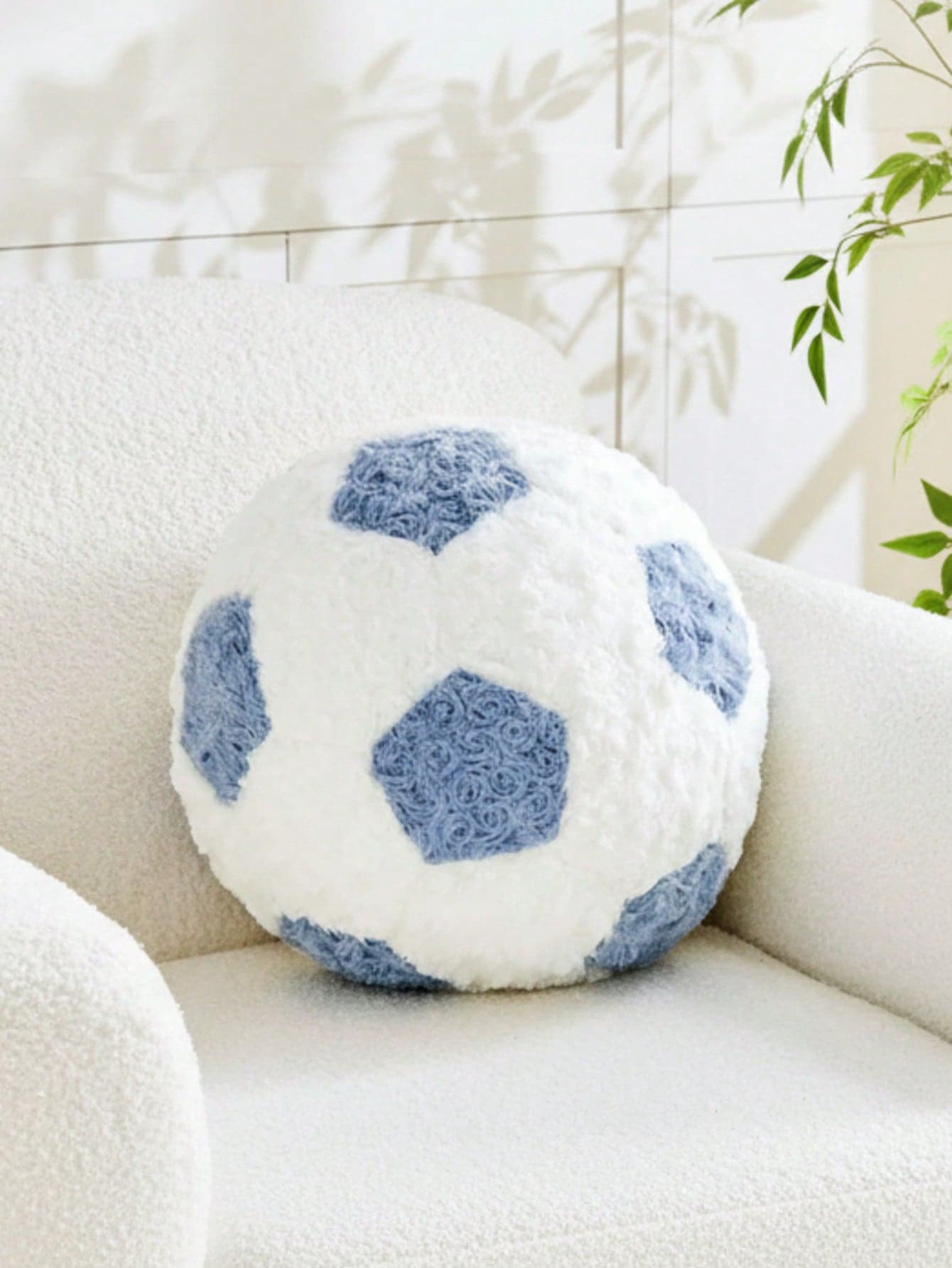 Football Shaped Plush Throw Pillow, Soft Fluffy Round Cushion, 3D Textured Decorative Pillow Suitable For Football Fans, Men's Lounge, Game Room And Living Room Sofa Bedroom Home Decor