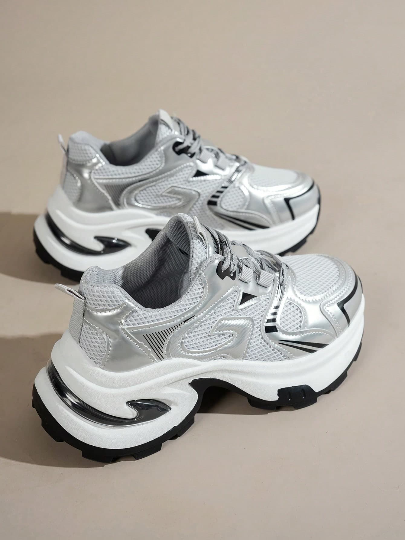 Women's New Breathable Mesh Thick-Sole Casual Sneakers, Lace-Up, White/Gray, Fashionable Lightweight Trainers Suitable For All Seasons