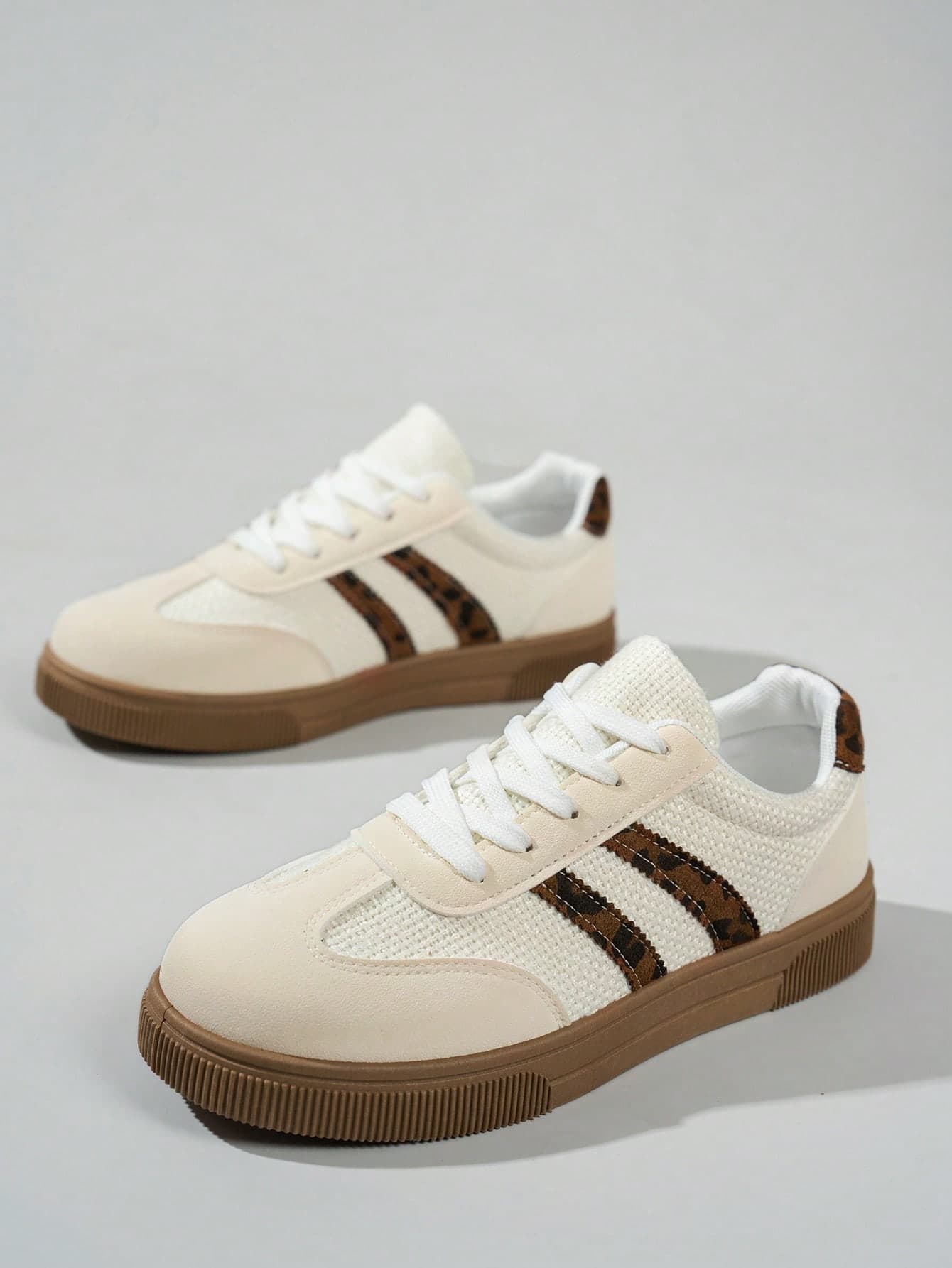 1 Pair Women's Multifunctional Fashion Casual Shoes, Flat Lace-Up Round Toe Rubber Sole Casual Sneakers, Beige & Contrast Color, Suitable For Daily Wear, Casual Shoes Size 36-42,