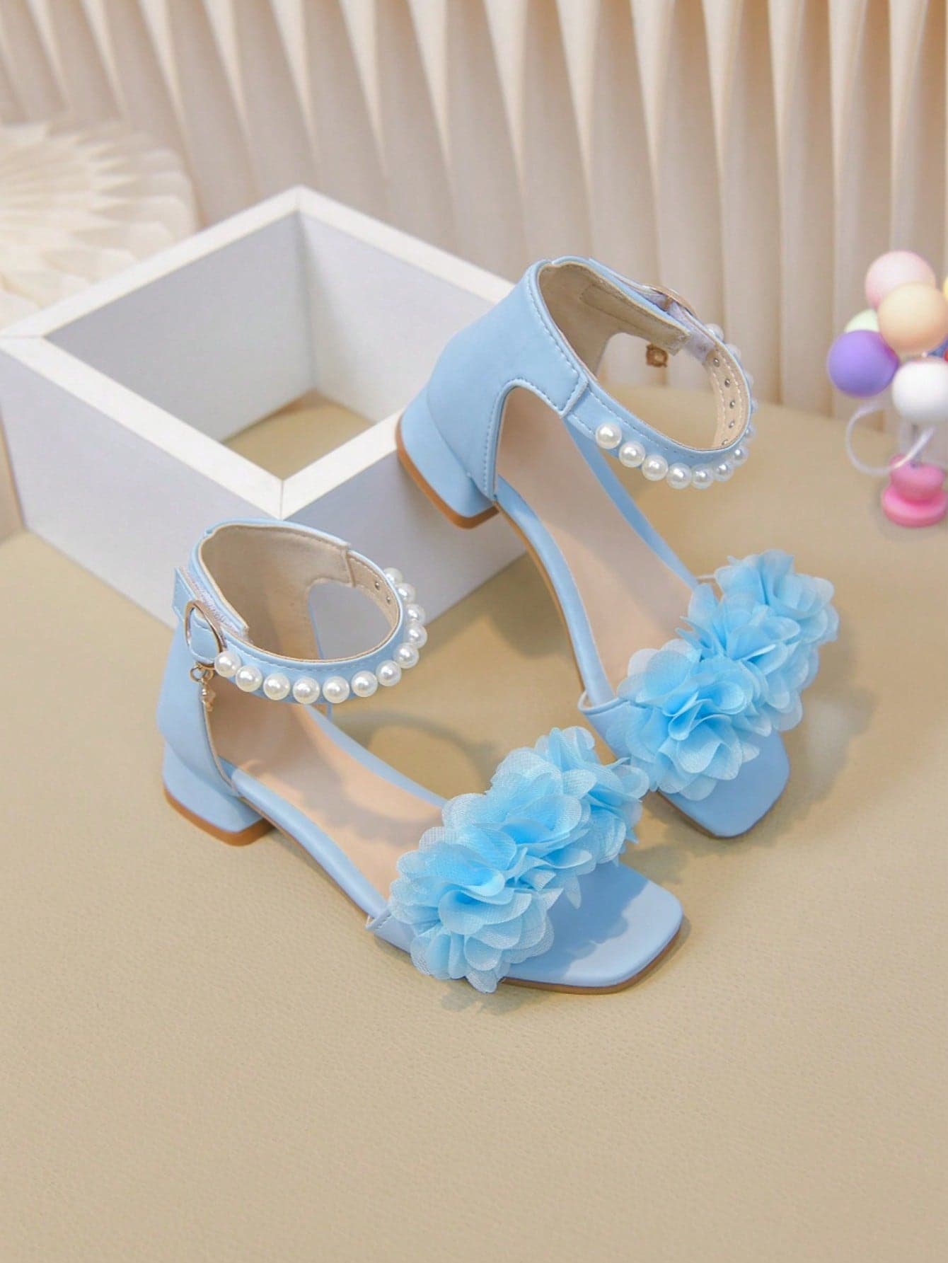 1 Pair Blue Children's Summer Sandals, Soft Fabric Flat Sandals For Girls, Street Fashion Floral Decor Blue Sweet Cute Princess Sandals, Designed With Pearl Decoration Blue Girls Dance Sandals, Suitable For 7-18 Years Old Girls School Activities, Performance Occasions And Daily Wear