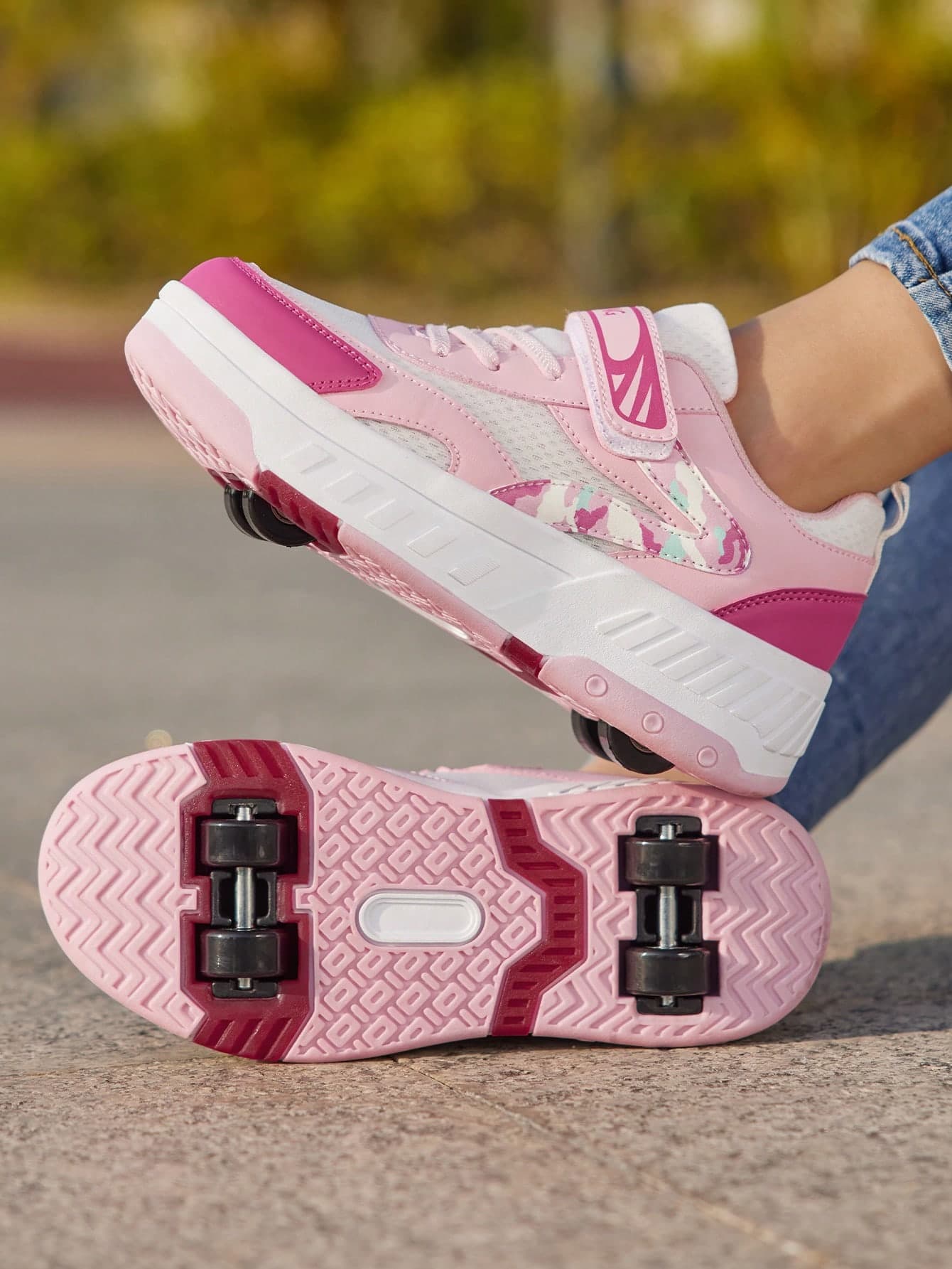 New 4-Wheel Dual-Use Skateboard Shoes, Comfortable Hook And Loop Roller Skate Shoes With Enhanced Stability, Suitable For Boys, Girls, Youths Outdoor Fashionable Casual Sports Shoes