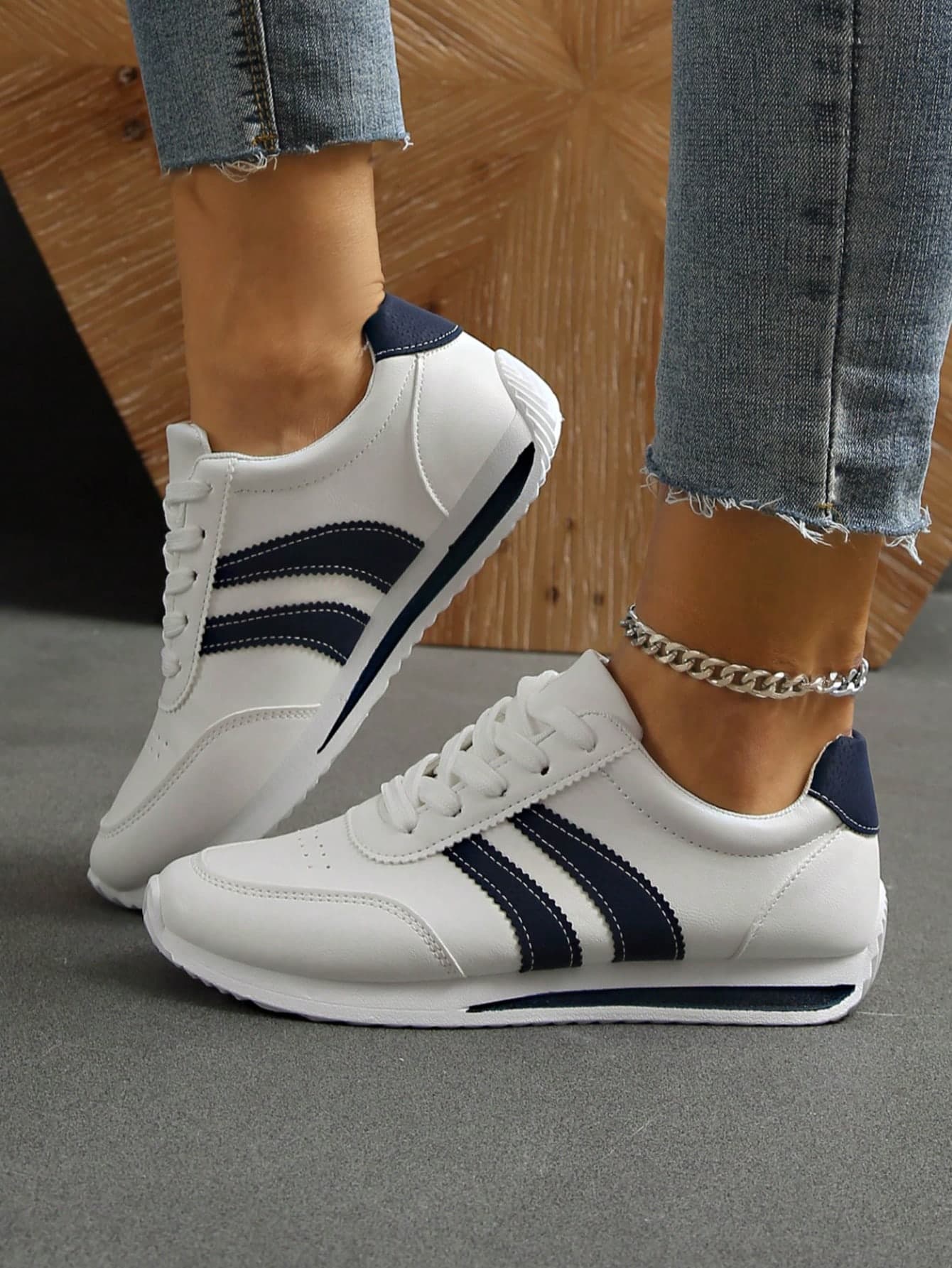 Women's Versatile Casual Sneakers, Round Toe Low-Top, Comfortable Flat, Colorblock, Retro Style, Suitable For All Seasons, Available In Red, Green, Yellow, Size 35-43 Plus Size