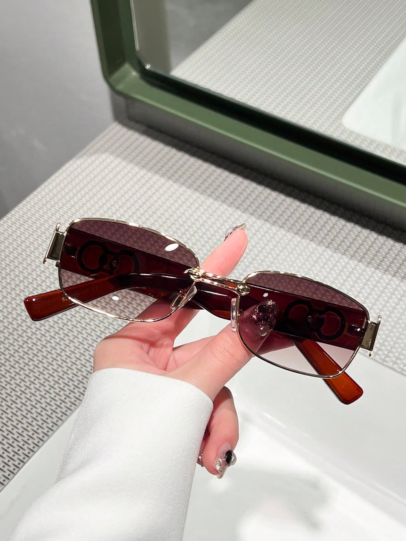 1pc Vintage Rectangular Frame Decorative Fashion Glasses, Women's Fashion Y2K Beach Travel Party Gift, Suitable For Daily Wear
