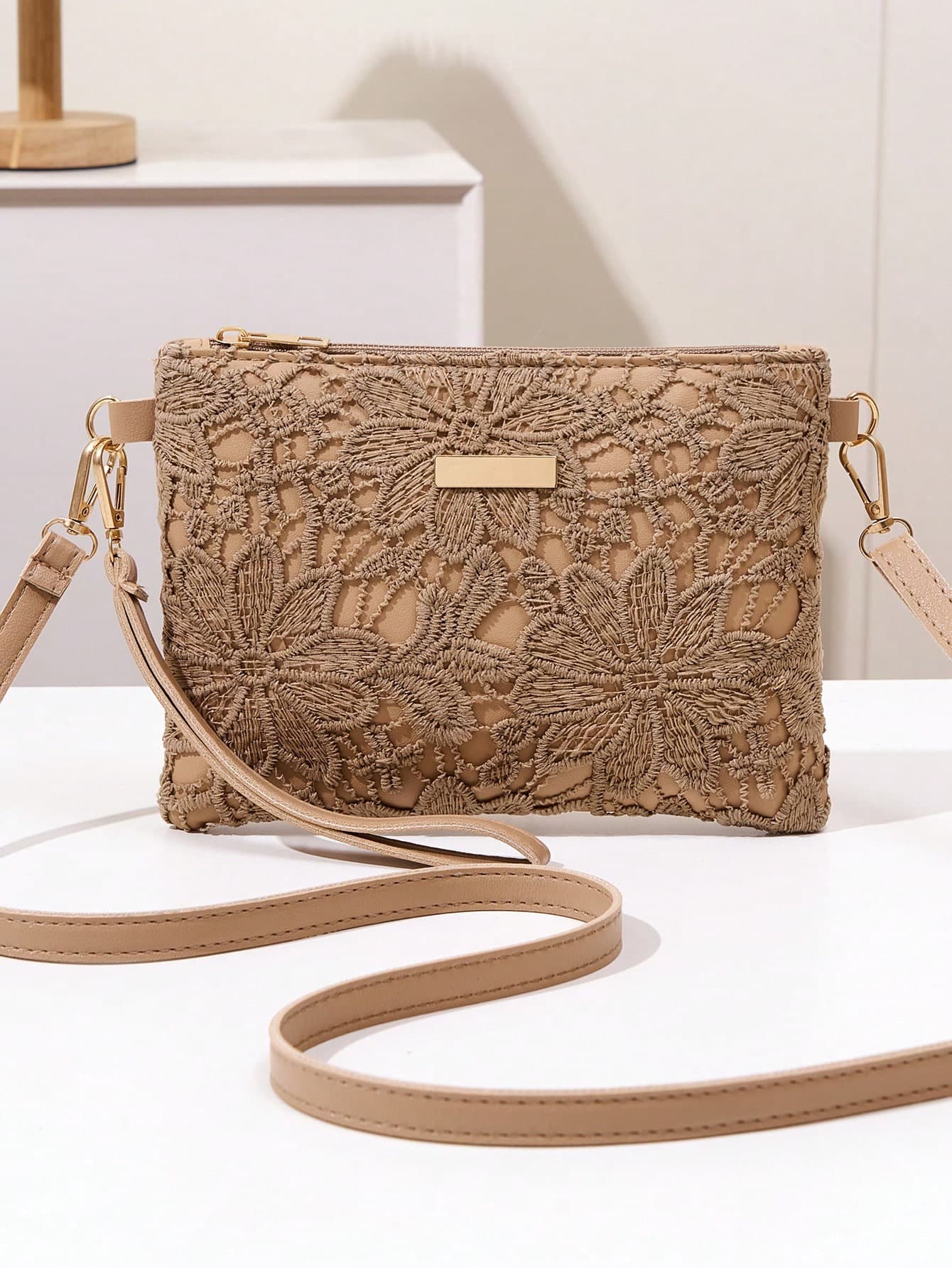 Mini Beach Bag Wristlet Coin Purse Women's Shoulder Crossbody Bag, New Spring/Summer Fashion Versatile Niche Shoulder Bag, Sweet Square Bag