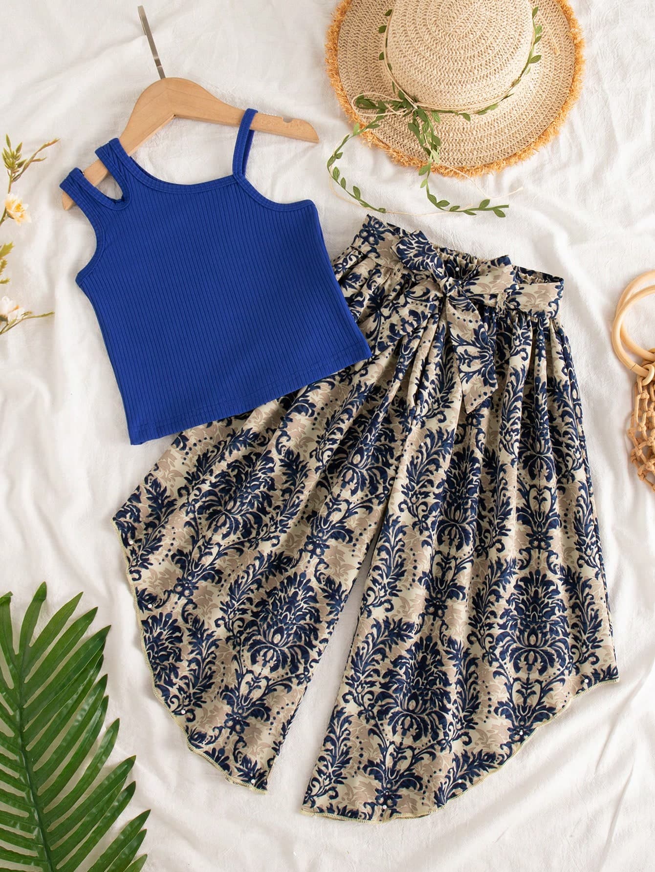 2pcs Young Girls' Solid Ribbed Camisole Top + Floral Print Asymmetrical Skort Set With Belt, Suitable For Beach, Vacation, Outdoor Wear