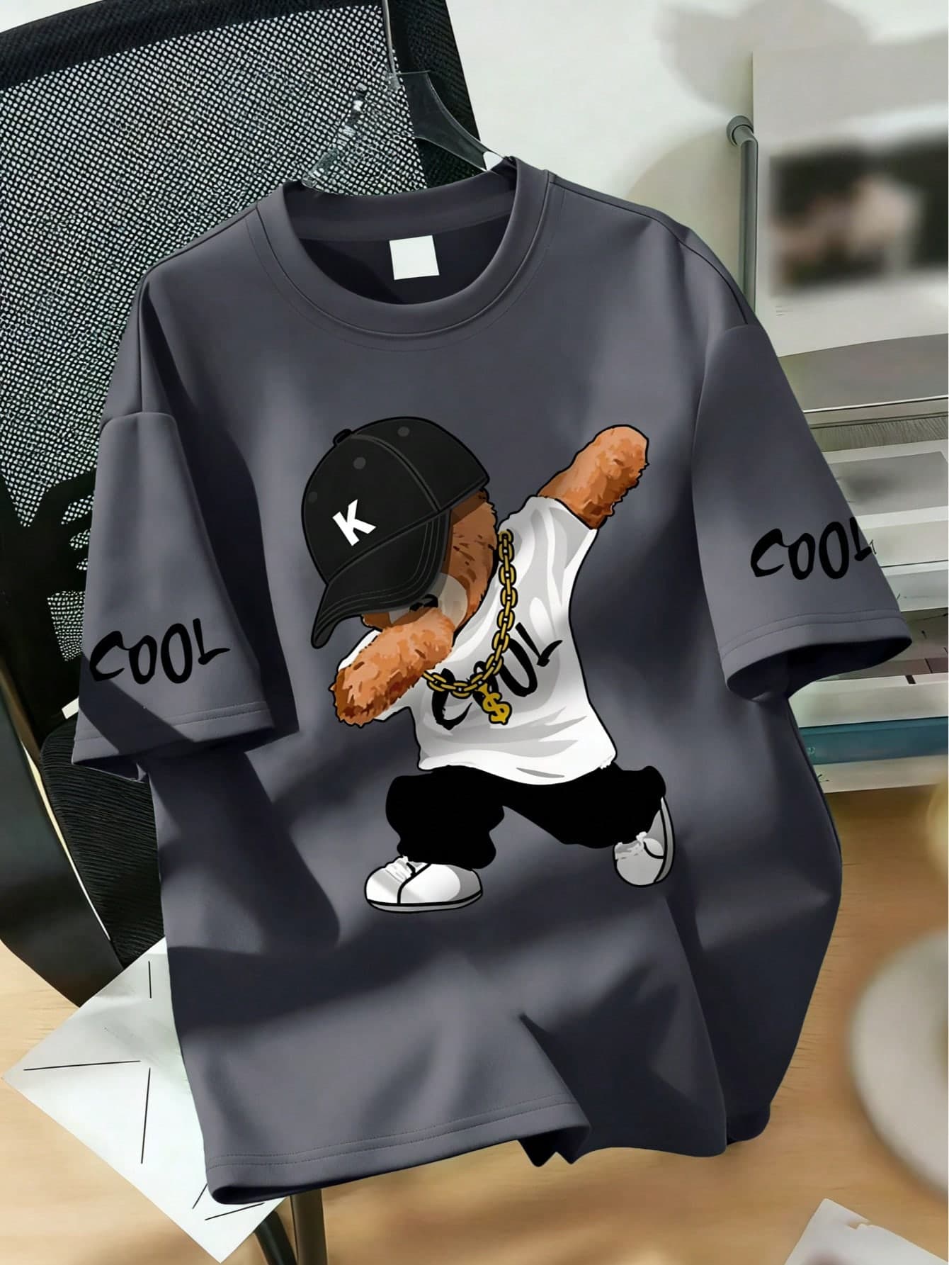1pc Boys' Fashionable Cool Bear Graphic Round Neck T-Shirt, Comfortable, Stylish And Casual Summer Wear For Young Boys/Teenagers