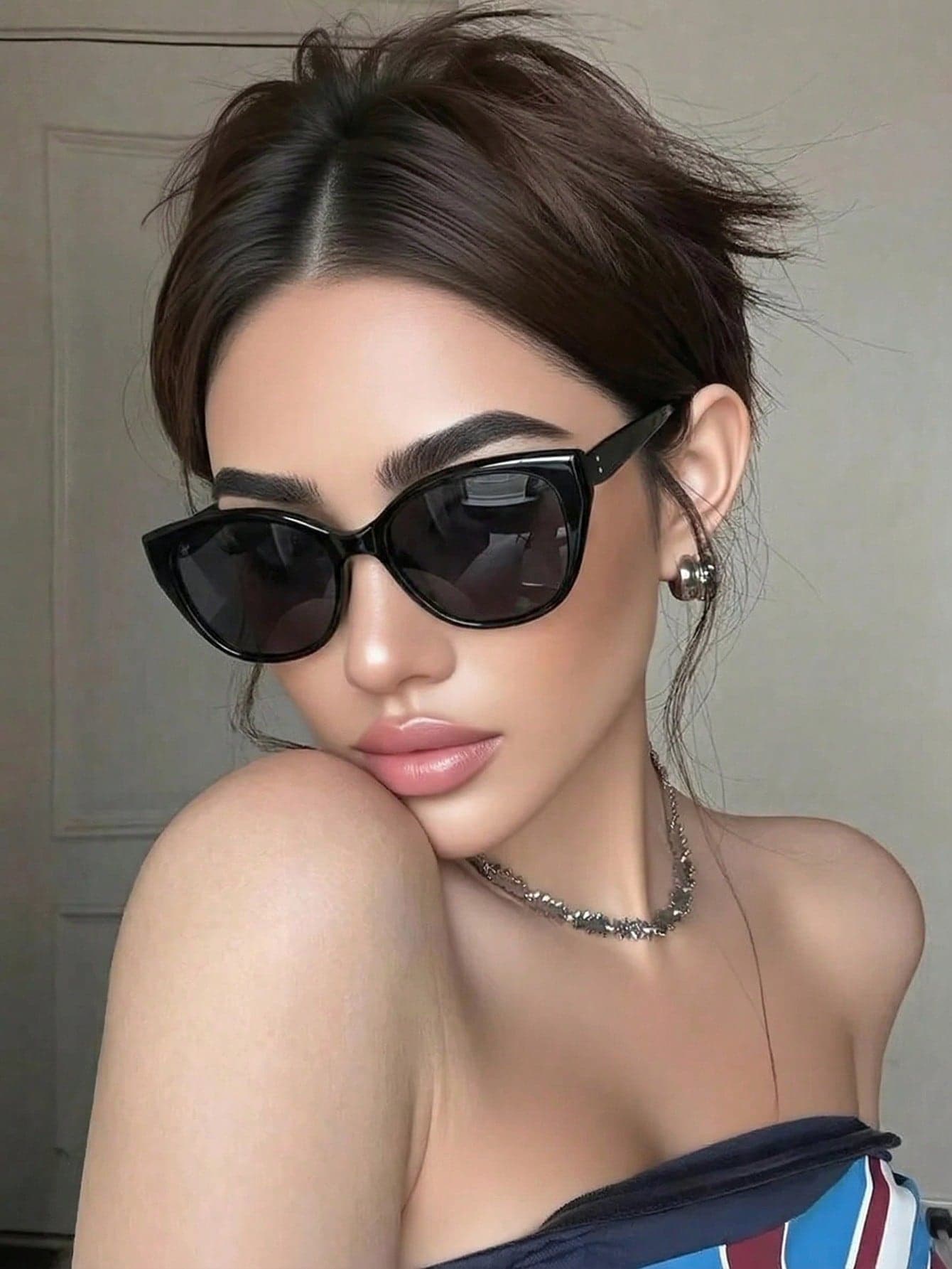 Unisex Retro Black Cat Eye Plastic Sunglasses, Classic Fashion Eyewear, UV Protection, Essential For Summer Vacation, Driving And Daily Wear