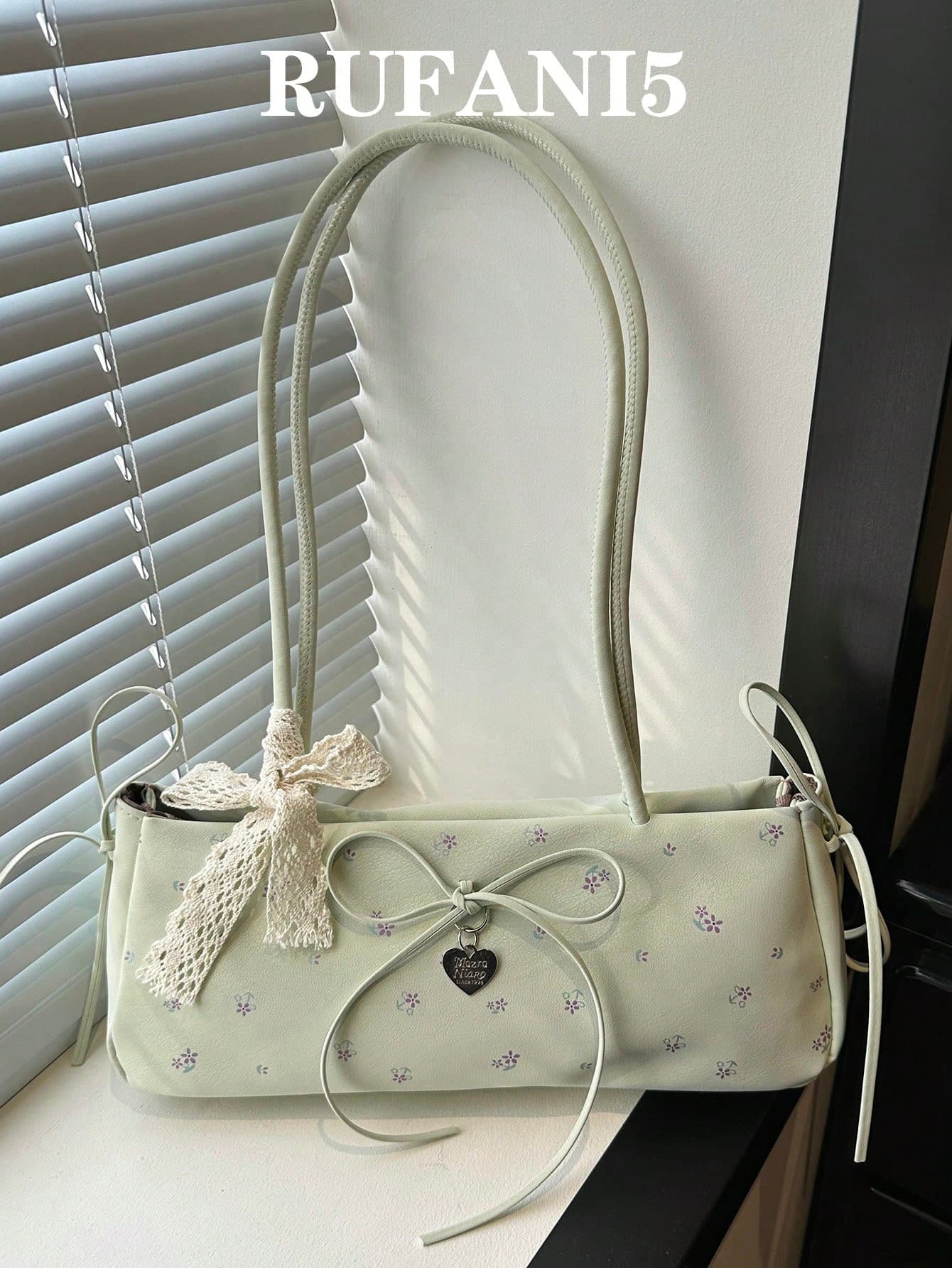 Fashionable New Full Body Printed Lace Bow Decoration Handbag, Elegant And Versatile Hardware Hanging Women's Shoulder Bag, Suitable For Shopping, Wallets, Shopping, Young Women, College Students, Newcomers, And White-Collar Workers. They Are Very Suitable For Offices, Universities, Work, Business, Commuting, Outdoor Activities, Travel, And Outings