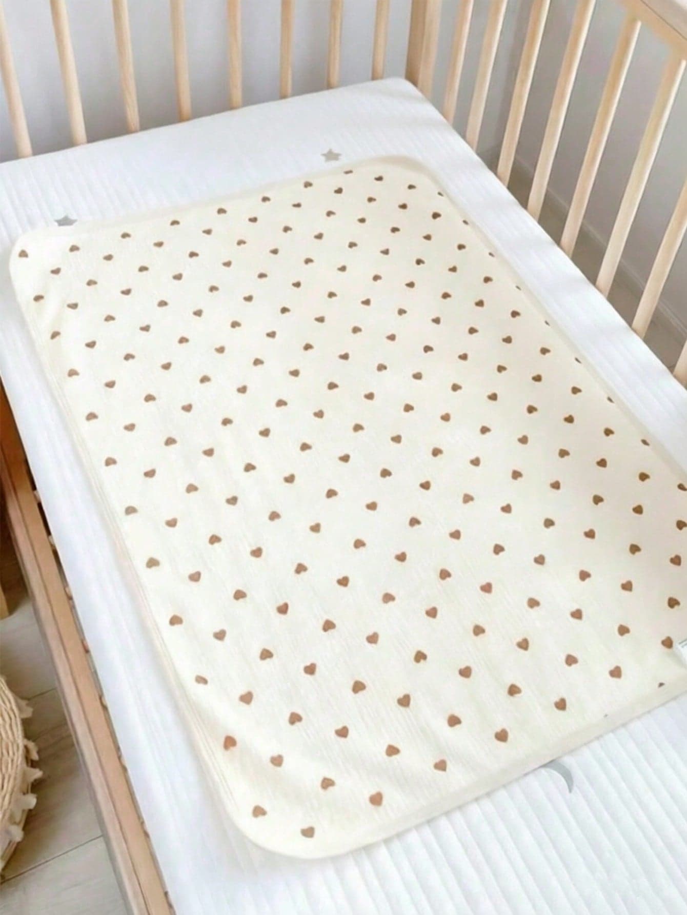 1pc Waterproof Infant Diaper Changing Pad, Heart Print, 3-Layer, Reusable, Suitable For All Seasons
