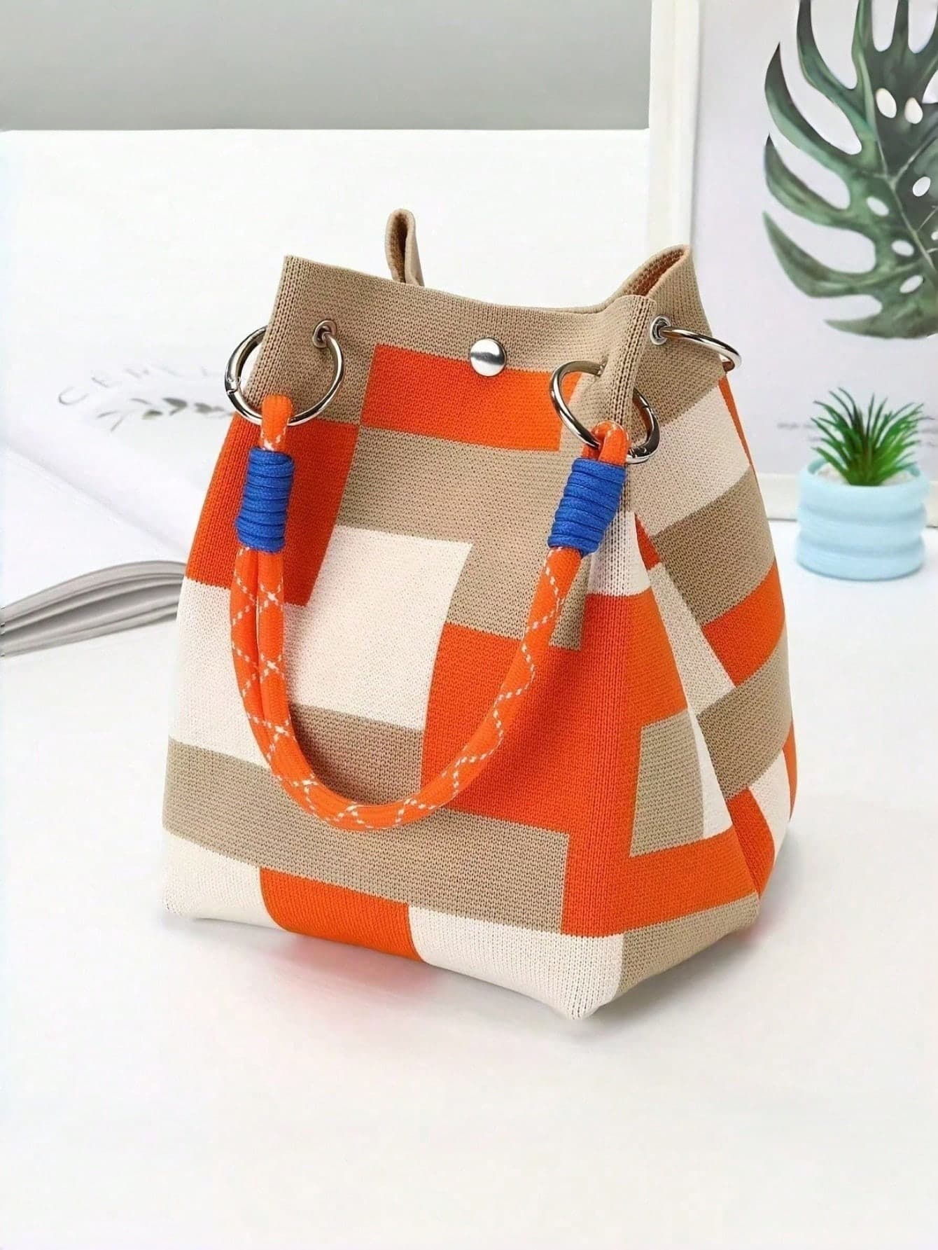 New Fashion Women's Handbag - Multifunctional Shoulder Bag With Safety Lock Design, Large Capacity Tote Bag, Wristlet, Wallet, 2-In-1 Storage Pouch, Suitable For Travel, Outdoor, Commuting And Daily Use, Durable Handle, Fashionable Accessory, New INS Style Woven Tote Bag, Fashionable White Tapered Shopping/Photography Bucket Bag, Holiday Gift, Shopping Bag, Cosmetic Tool Storage