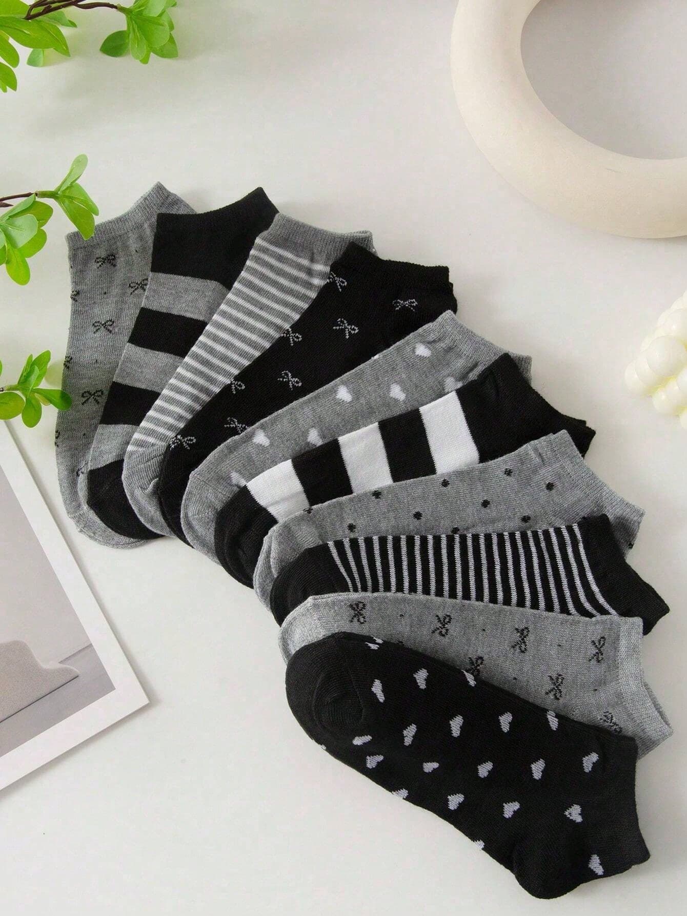 5/10/20/40 Pairs Women/Men Black & Gray Series Bowknot Heart-Shaped Striped Polka Dot Multi-Style Comfortable Versatile Casual Socks, Suitable For Students, Adults, Daily Wear And Gifts, Randomly Shipped, Men's Socks, Women's Short Socks, Student Socks, Adult Socks, Summer Socks, Black Socks, Moisture-Wicking, Summer Socks, Autumn Socks, (Multiple Combinations Available)