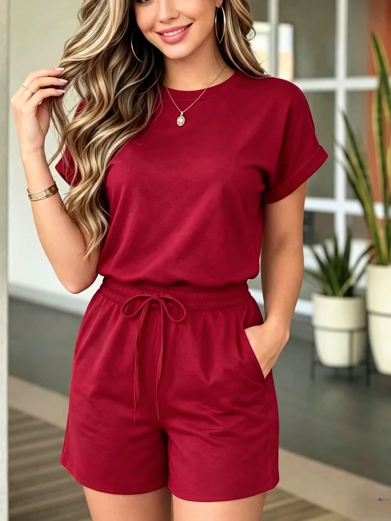 Women's Solid Color Round Neck Short Sleeve T-Shirt And Elastic Waist Drawstring Shorts 2-Piece Set, Minimalist Sporty Casual Outfit Suitable For Outdoor, Sports, Workout, Running And More, Spring/Summer