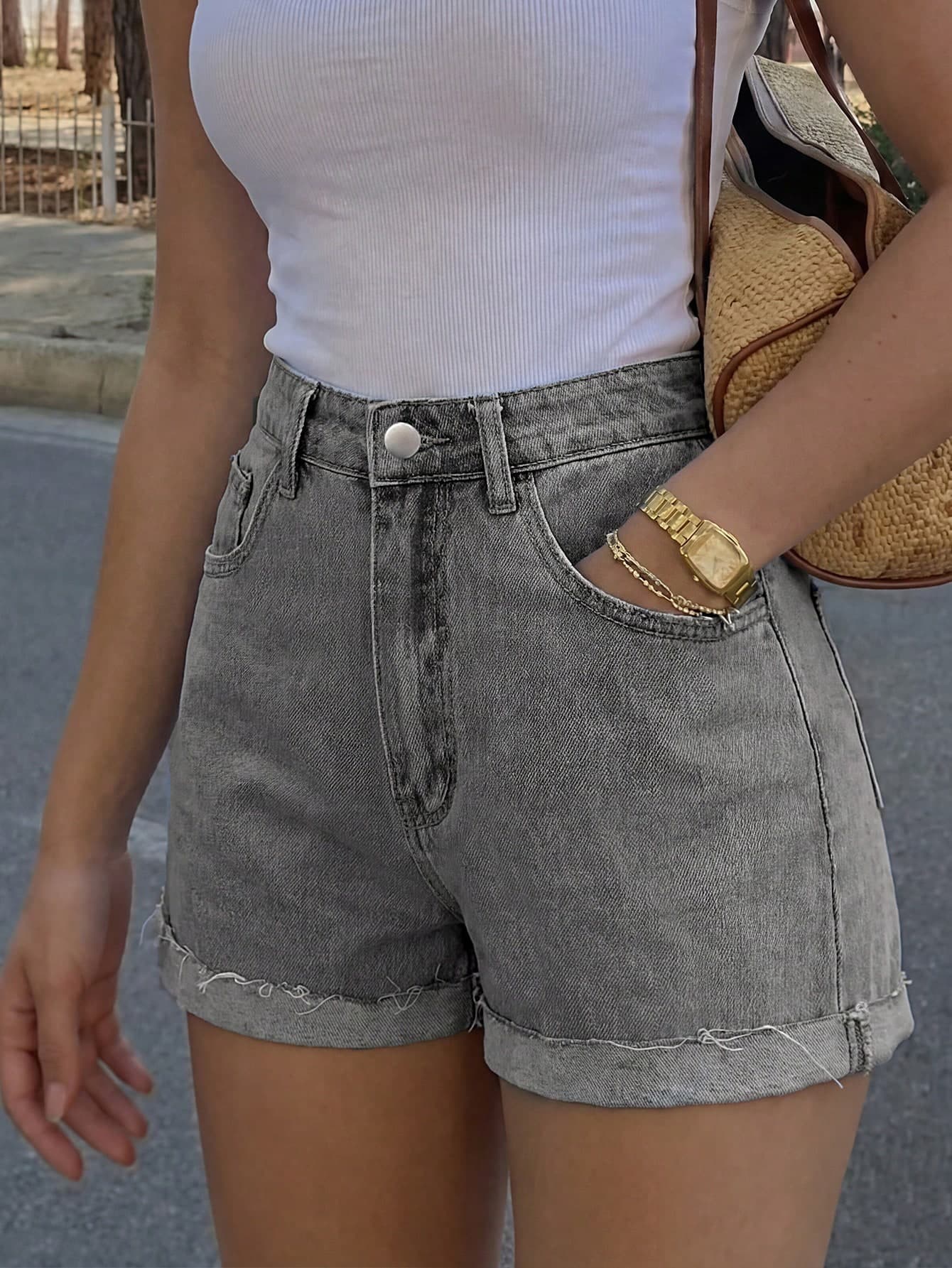 Women's Fashionable Minimalist Versatile High-Waisted Washed Denim Cuffed Shorts Casual Summer
