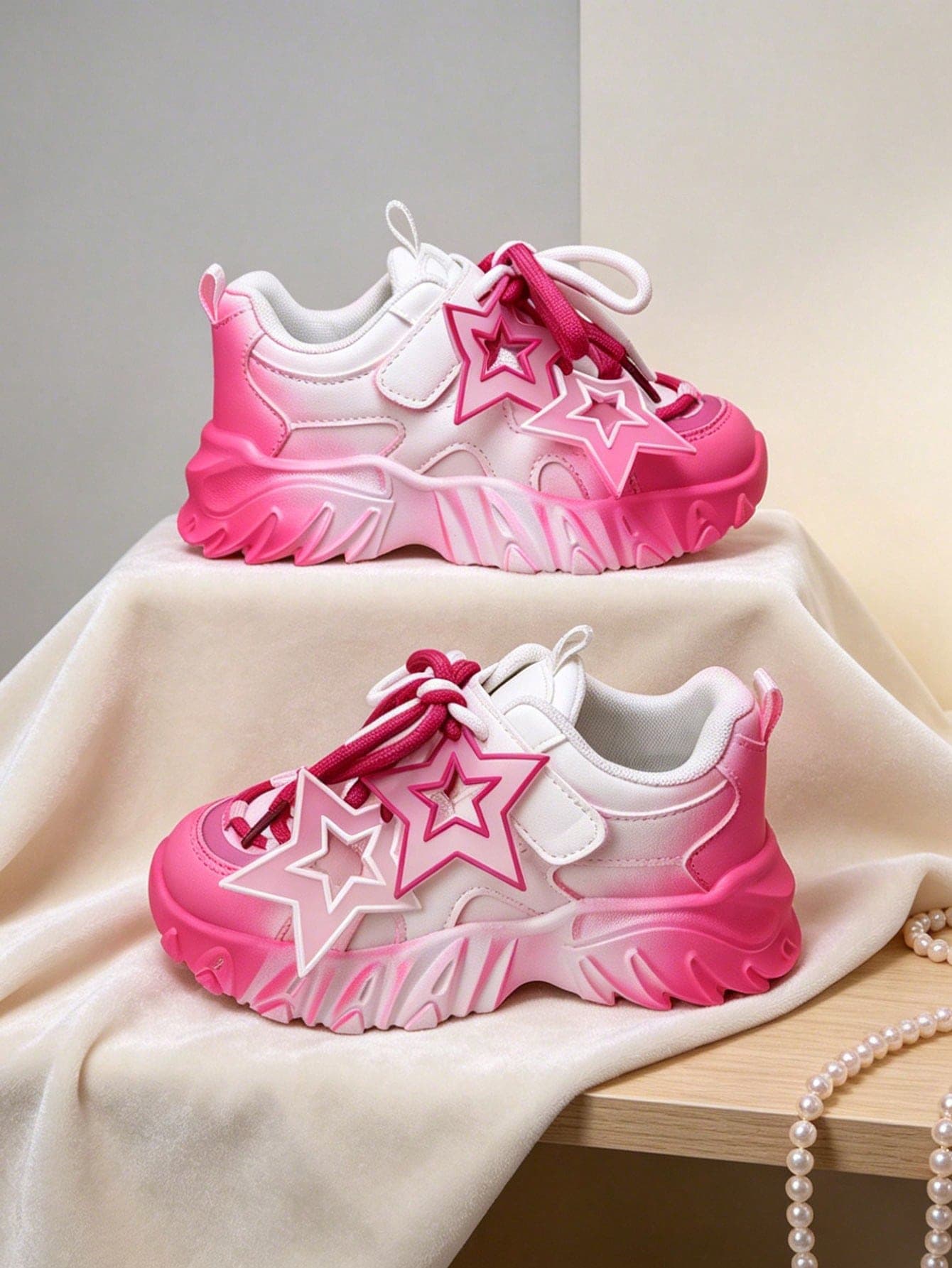 1 Pair Kids Star Sports Shoes, Gradient Color Upper, Non-Slip Round Toe Low-Top Thick Sole, Suitable For Halloween, Daily Wear, Recommended To Buy One Size Larger Than Usual