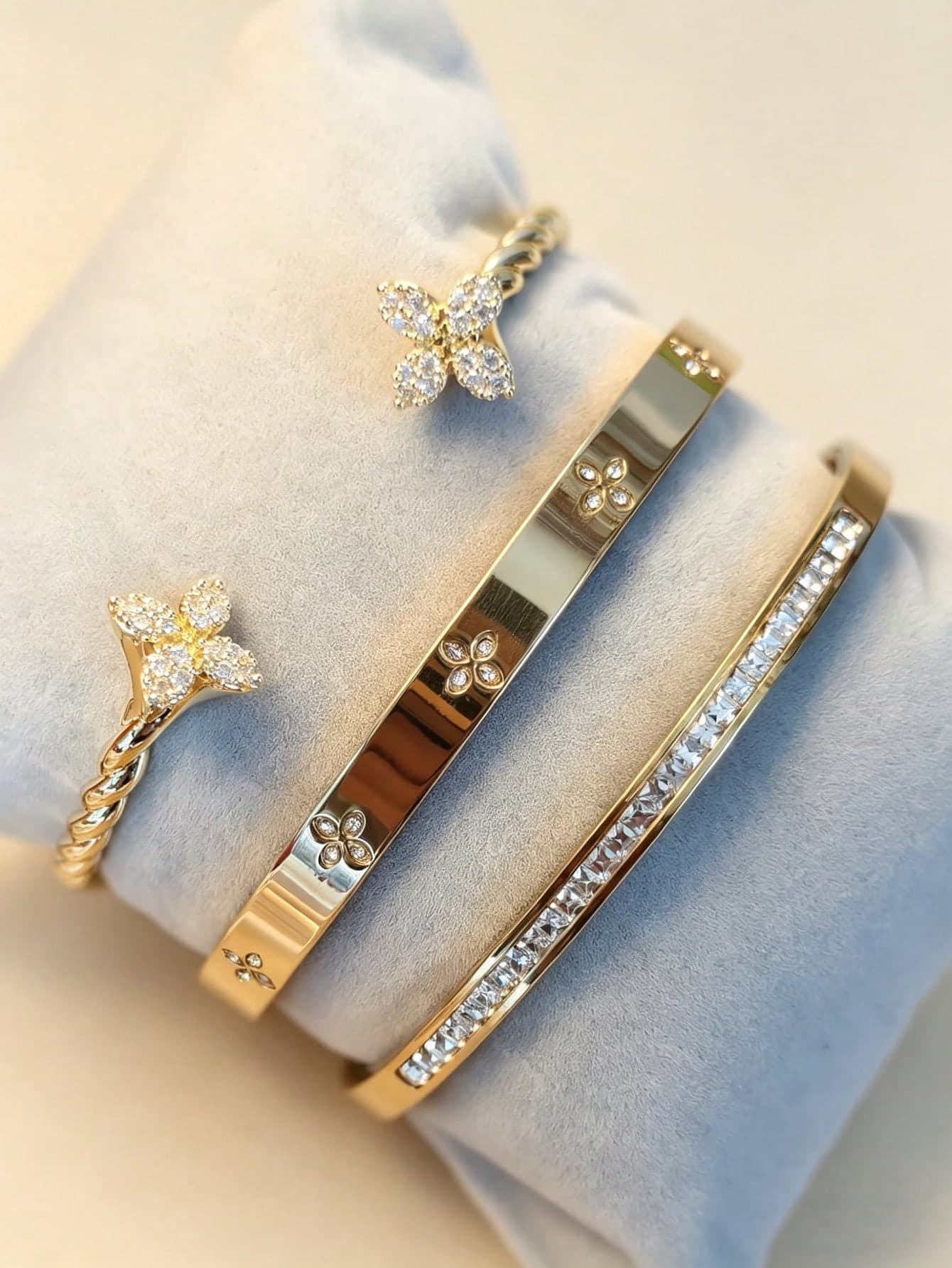 1/3pcs Stainless Steel 18K Gold Plated Clover Crystal Bangle Bracelet Set, Twisted 14K Gold Plated Copper Zirconia Clover Open Cuff Bracelet, Fashionable Women's Bracelet Set For Daily Wear, Holiday Gift