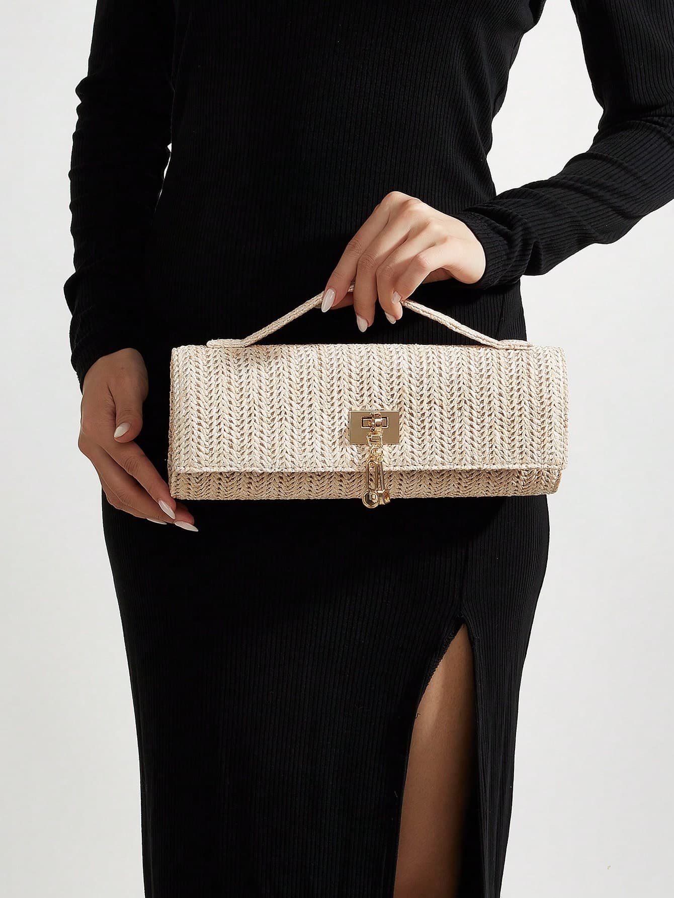 REMANLAND Fashionable Woven Texture Handbag, Luxury Ladies' New Apricot Color Party Clutch, Exquisite Long Formal Bag With Metal Pendant, Suitable For Pairing With Glamorous Gowns, Ideal For Summer Parties, Gatherings, Galas, Weddings And More