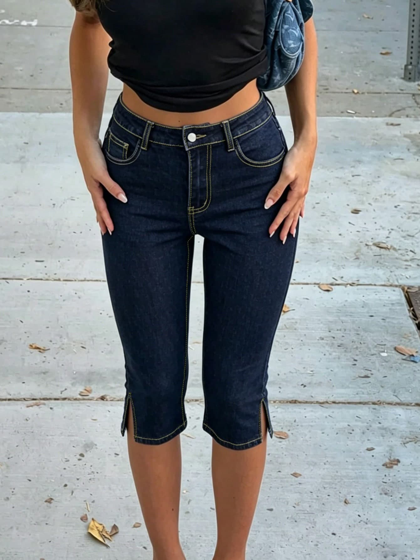 Mid-Waist Retro Stretch Split Hem 3/4 Tight Denim Jeans Slim Fit Tapered Leg Denim Shorts Suitable For Summer Spring Casual Outings And Dates