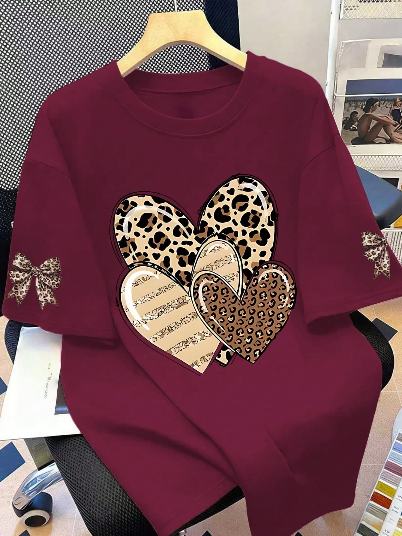 Plus Size Women's Casual Heart Leopard Print Round Neck T-Shirt Mother's Day Gift; Mother's Gift; Graduation Short Sleeve Shirt; Back To School ; Graduation Ceremony; Female Teacher Attire; Summer For Family And Friends. Suitable For Daily Wear, Outings, Summer Vacation, Beach, Holiday, Spring Break, Valentine's Day; Graduation Short Sleeve Shirt; Back To School ; Graduation Ceremony Attire; Female Teacher Attire; Summer For Family And Friends. Suitable For Daily Wear, Outings, Holidays.