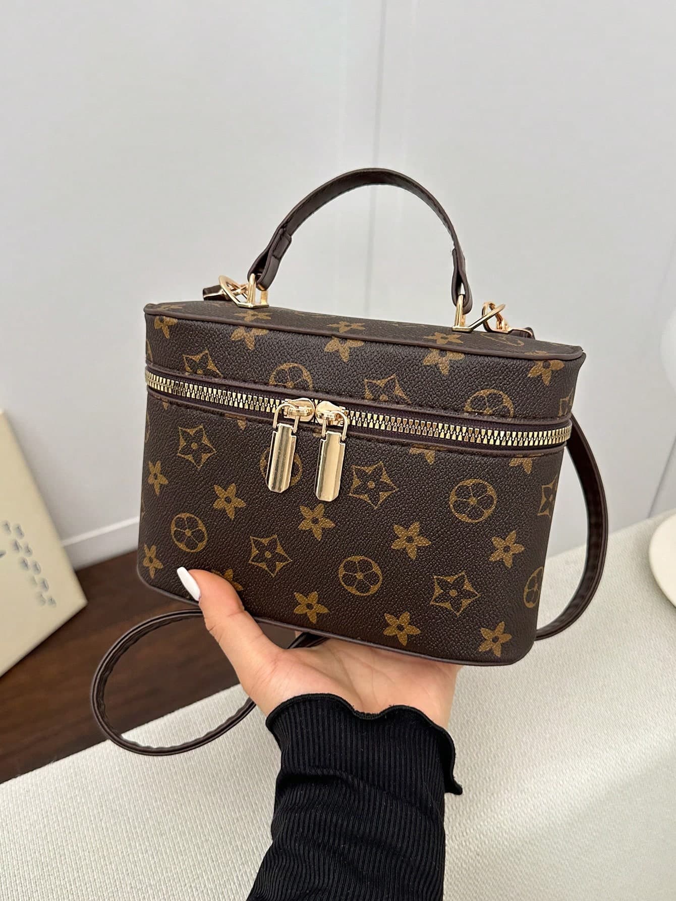 2026 New Retro Box Chain Small Square Bag, Fashion Versatile Crossbody Shoulder Bag, Women Makeup Bag, Lipstick Pouch, Coin Purse
