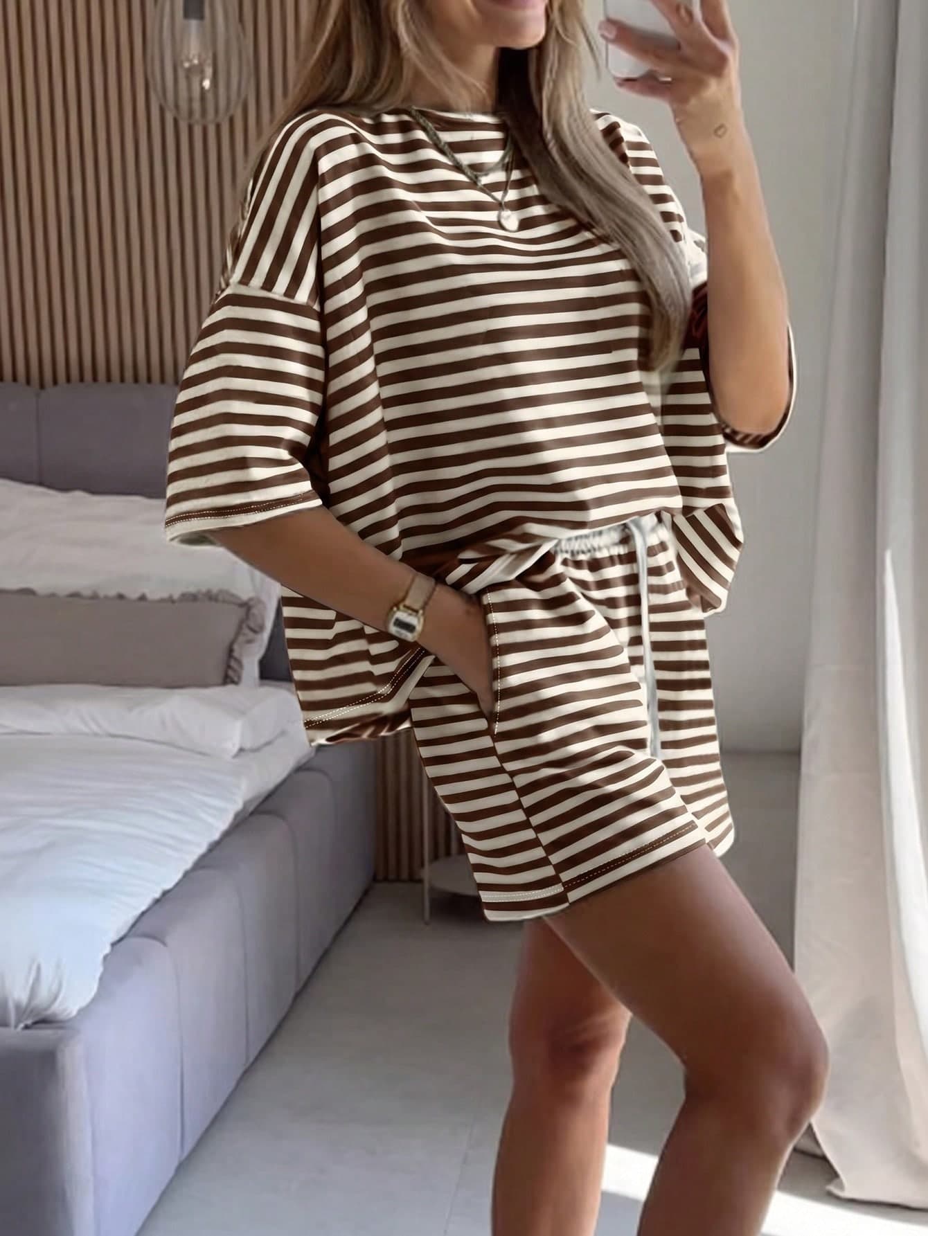 2pcs Women's Casual Striped Print Round Neck Top And Shorts Set Summer