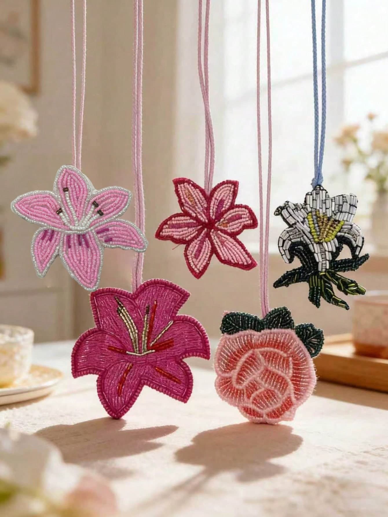 French Romantic Handmade Flower Bag Charms, Lily Rose Beaded Bag Pendants, Vintage Aesthetic Ornament For Daily Decoration