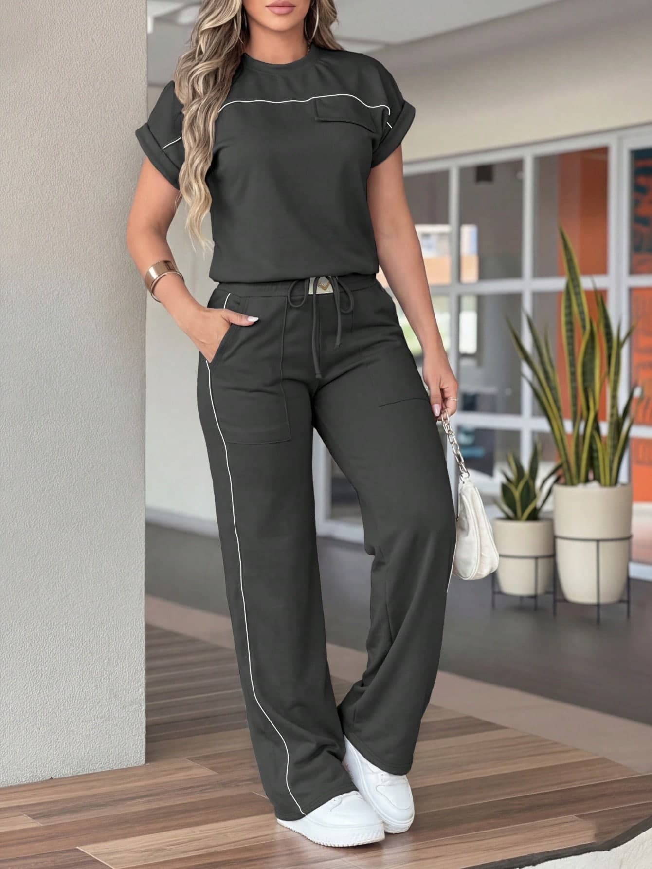 Women's Solid Color Round Neck Short Sleeve Top And High Waist Straight Leg Pants 2-Piece Set Summer