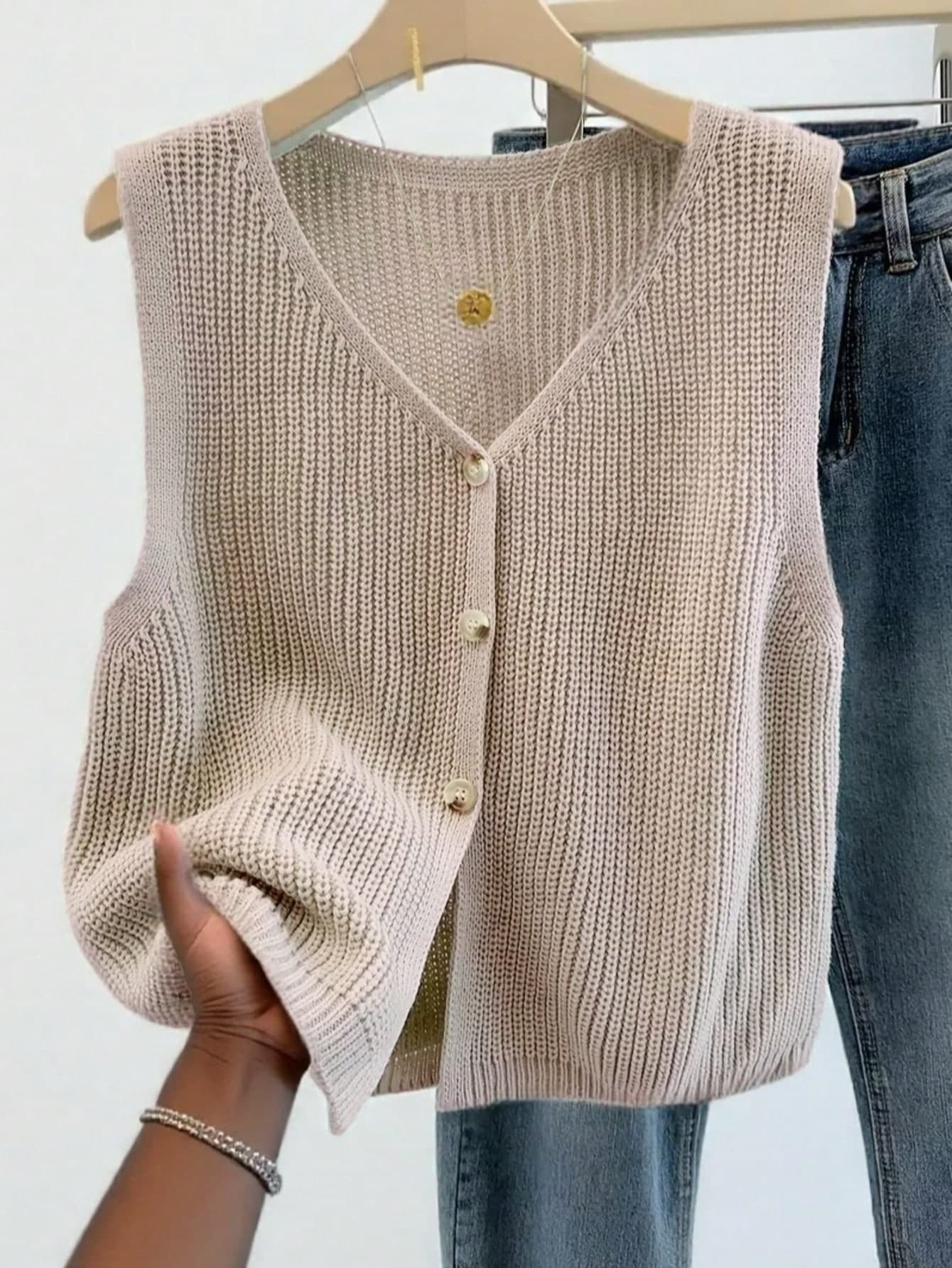 Women's Versatile V-Neck Knit Vest, Spring/Summer Fashion Piece, Button Front Sleeveless Cardigan Knitwear Top, Minimalist Style