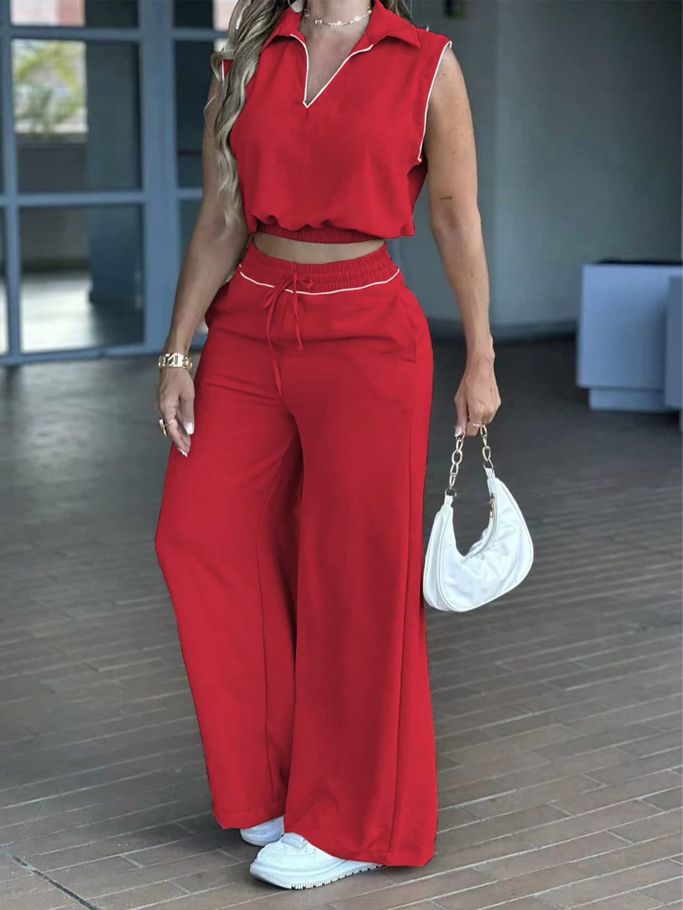 2pcs Women's Minimalist Commuter Casual Suit, Sleeveless Mandarin Collar Top With High Waist Belt & Pocket Faux Drawstring Shorts Set, Spring/Summer Red