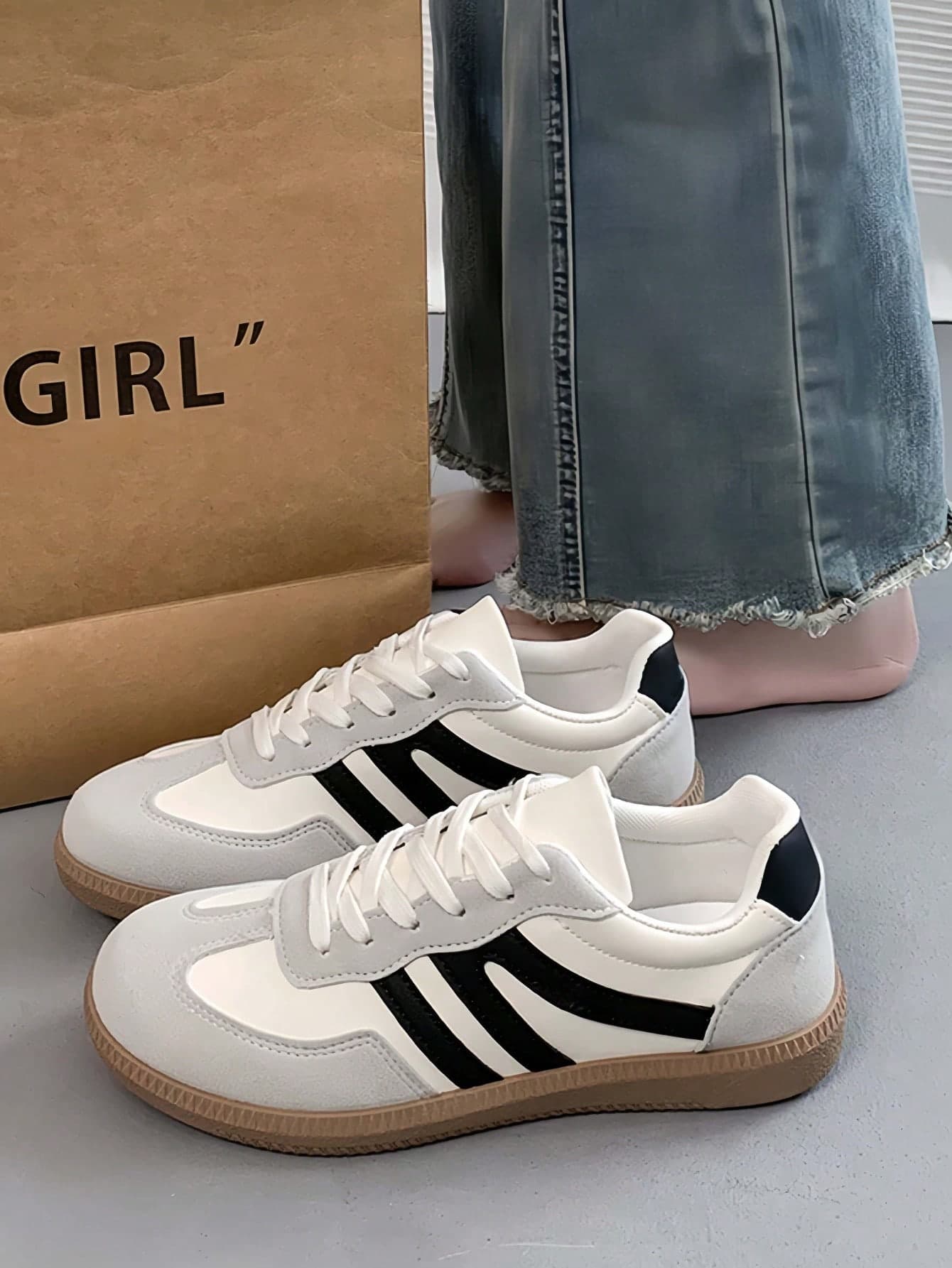 Sodalemon Women's Multifunction Color Block Solid Preppy Style Casual Shoes, Flat Non-Slip Lace-Up Round Toe Rubber Sole Casual Sneakers, Black Color Block, Suitable For Daily Wear, Comfortable Casual Shoes, Size 36-41, Fashion