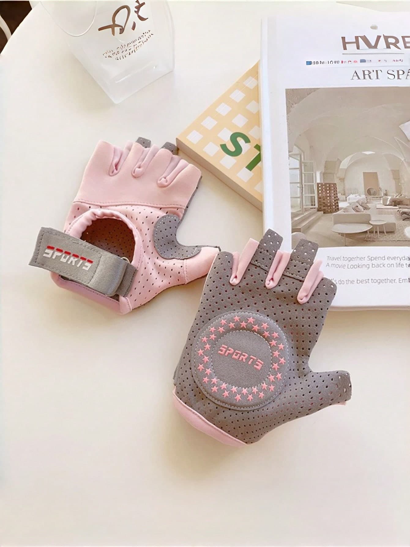 Unisex Sports Gloves 1 Pair, Anti-Slip Air Cushion Shock-Absorbing Half-Finger Gloves, Iron Art Yoga Ice Silk Breathable Style