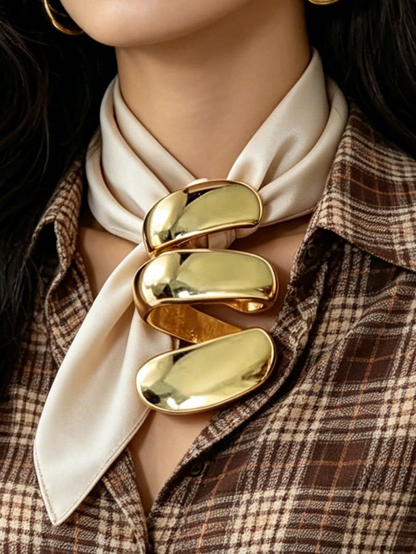 2pcs Asymmetric Scarf Clips, Snake-Shaped Metal Decorative Clips, Metal Front Connector Clips For Belts, DIY Bags Jackets Clothes Accessories, Women Scarf Clips