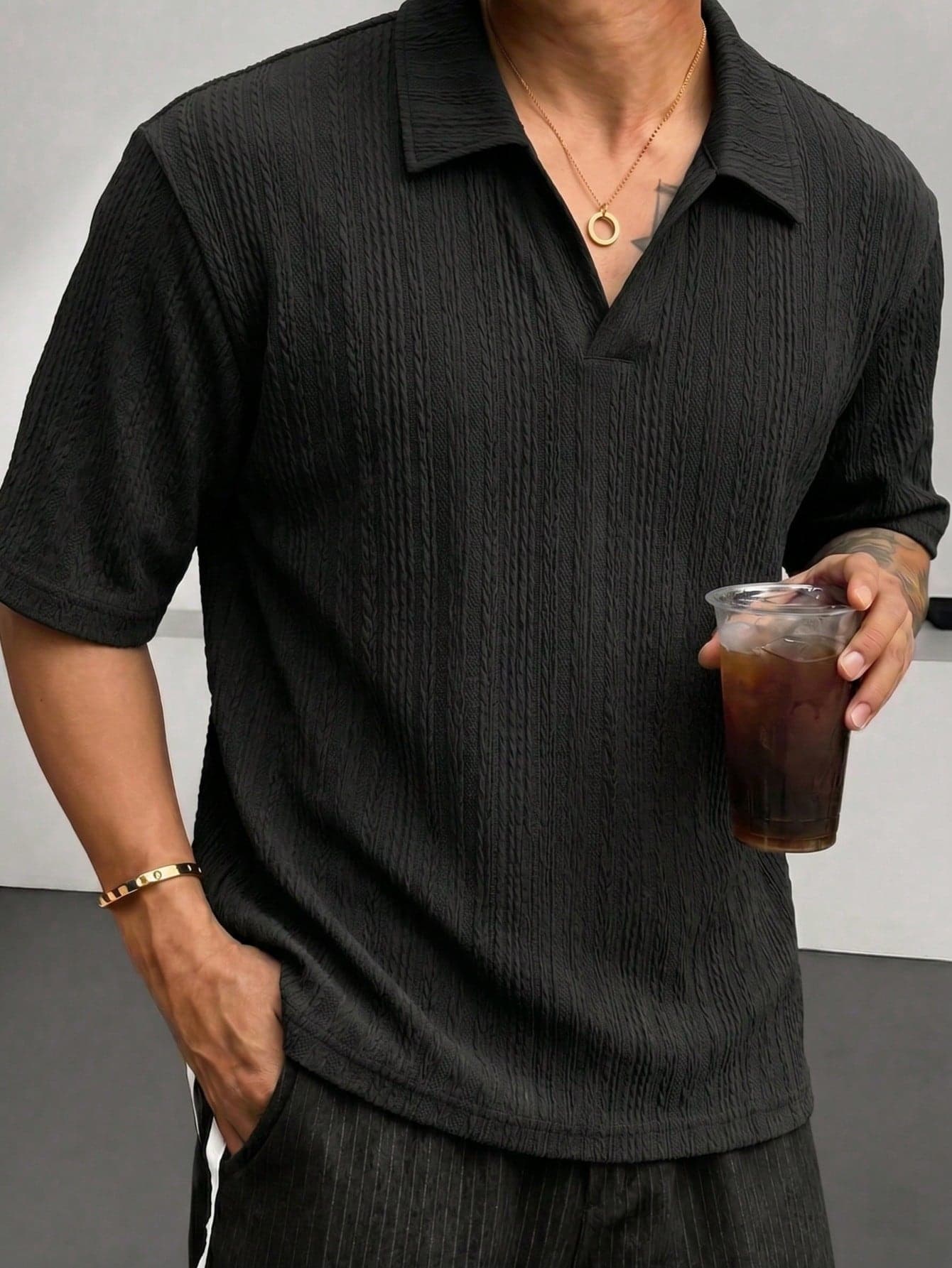 1pc Blueprint Man Men's Polo Shirt, Black Textured Jacquard Collar Polo Shirt, Drapey Breathable Knit Fabric, Wrinkle-Resistant, Comfortable, Mature Gentleman Style For Daily, Commute, Light Business, Casual Wear, Men's Gift