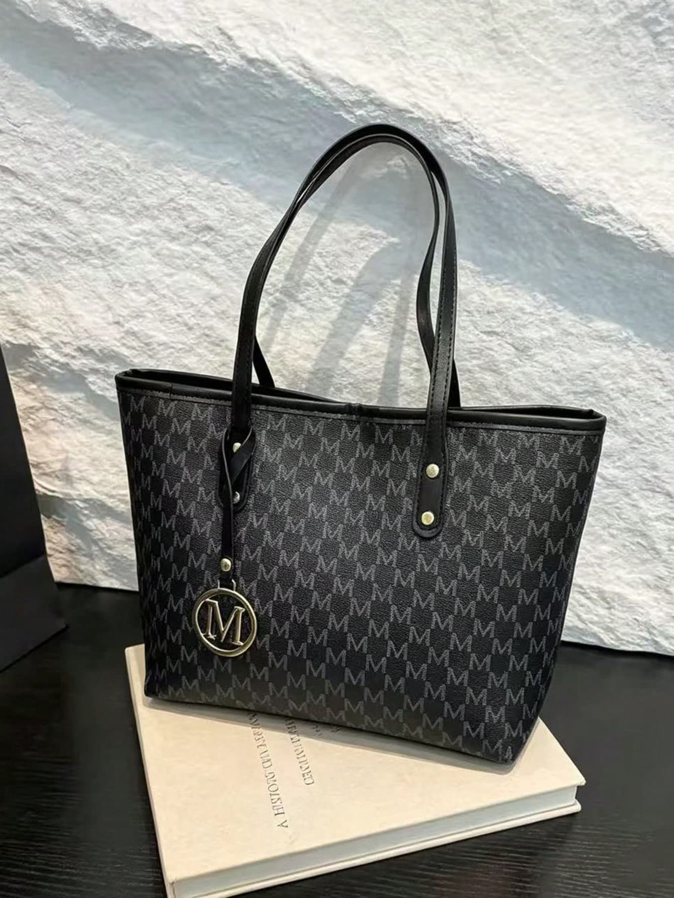 Fashion Solid Color Large Capacity M-Letter Print Tote Bag, Metal Decoration, Shoulder Bag, Suitable For Women Shopping, Commuting To Work And Daily Use, Suitable For Students Going Back To School