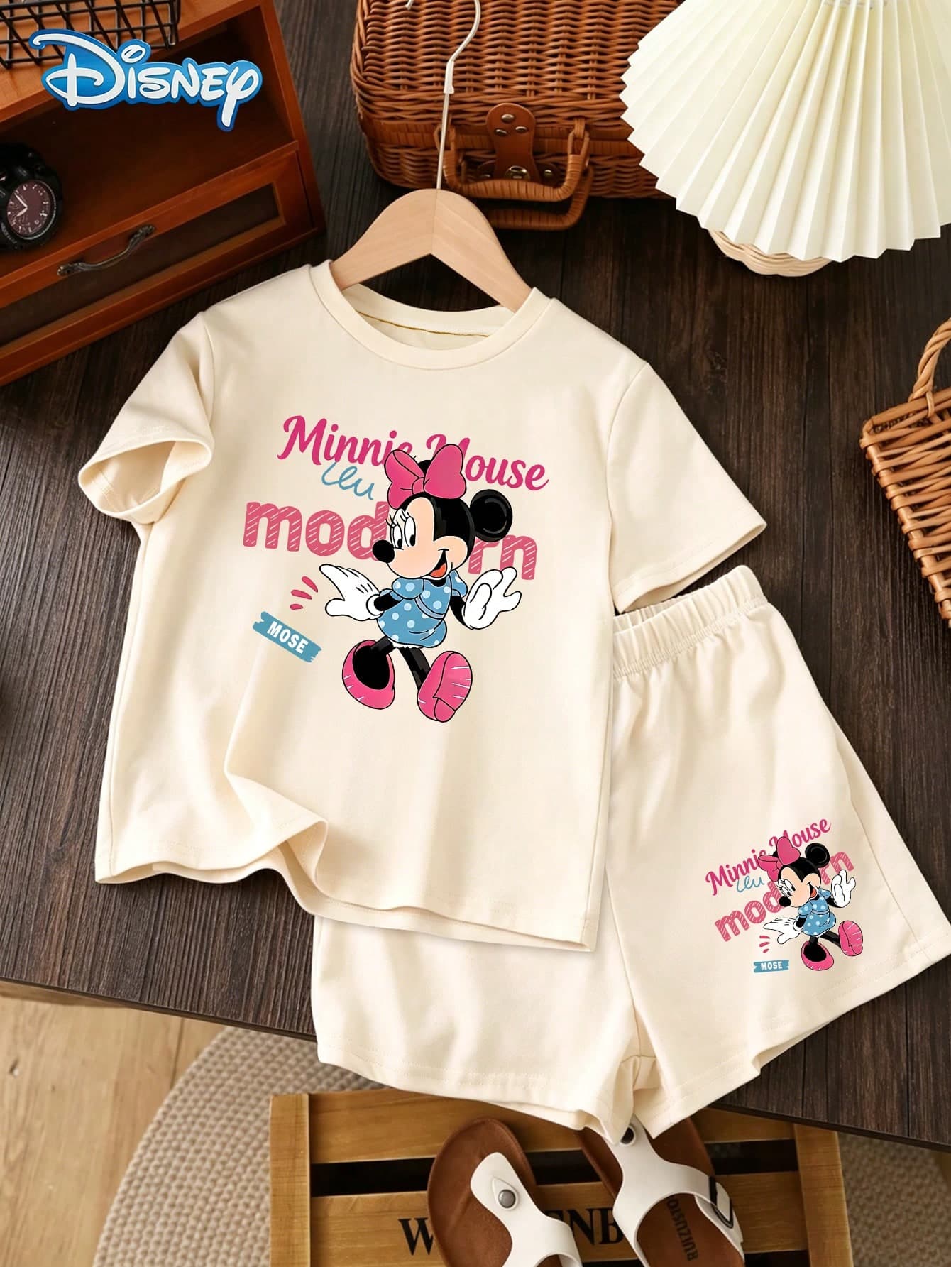 Girls T-Shirt Set, Summer Toddler Girls Clothes, Disney Fresh Artistic Style, Loose Drop Shoulder Round Neck Off-White Modern Minnie Mouse Short Sleeve + Matching Shorts, Casual Daily Outing, Vacation, Party, Suitable For Girls Under 8 Years Old
