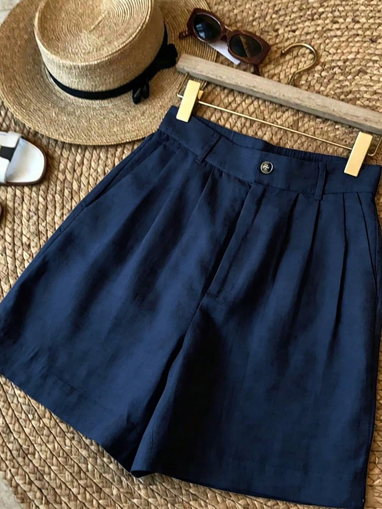 Women's Solid Color High Waist Double Pleated Back Elastic Waist Casual Bermuda Shorts Summer