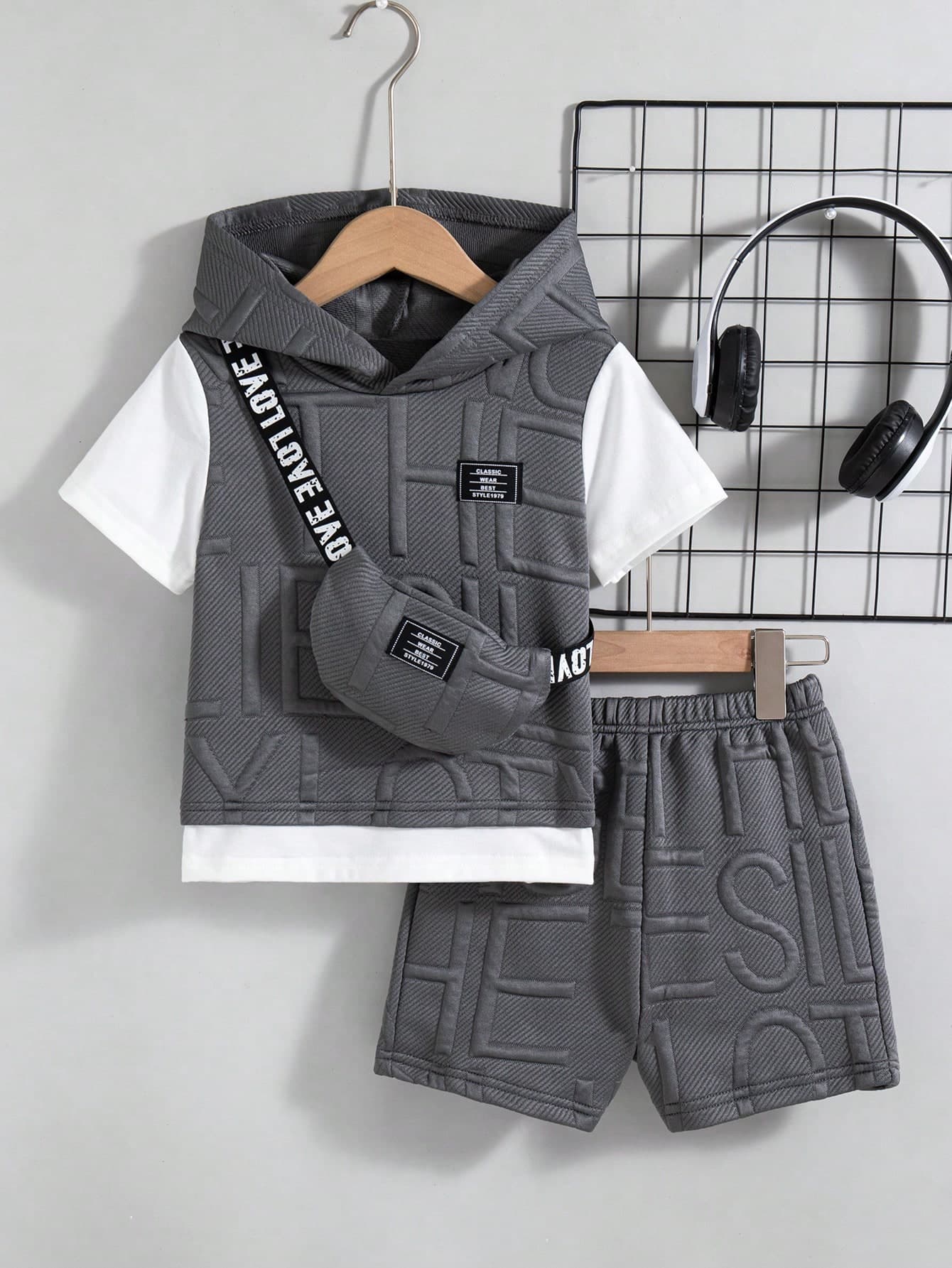 2pcs/Set Boys' Casual Outdoor Fashion Contrast Color Hooded Short Sleeve Top And Shorts With Pouch, Spring/Summer