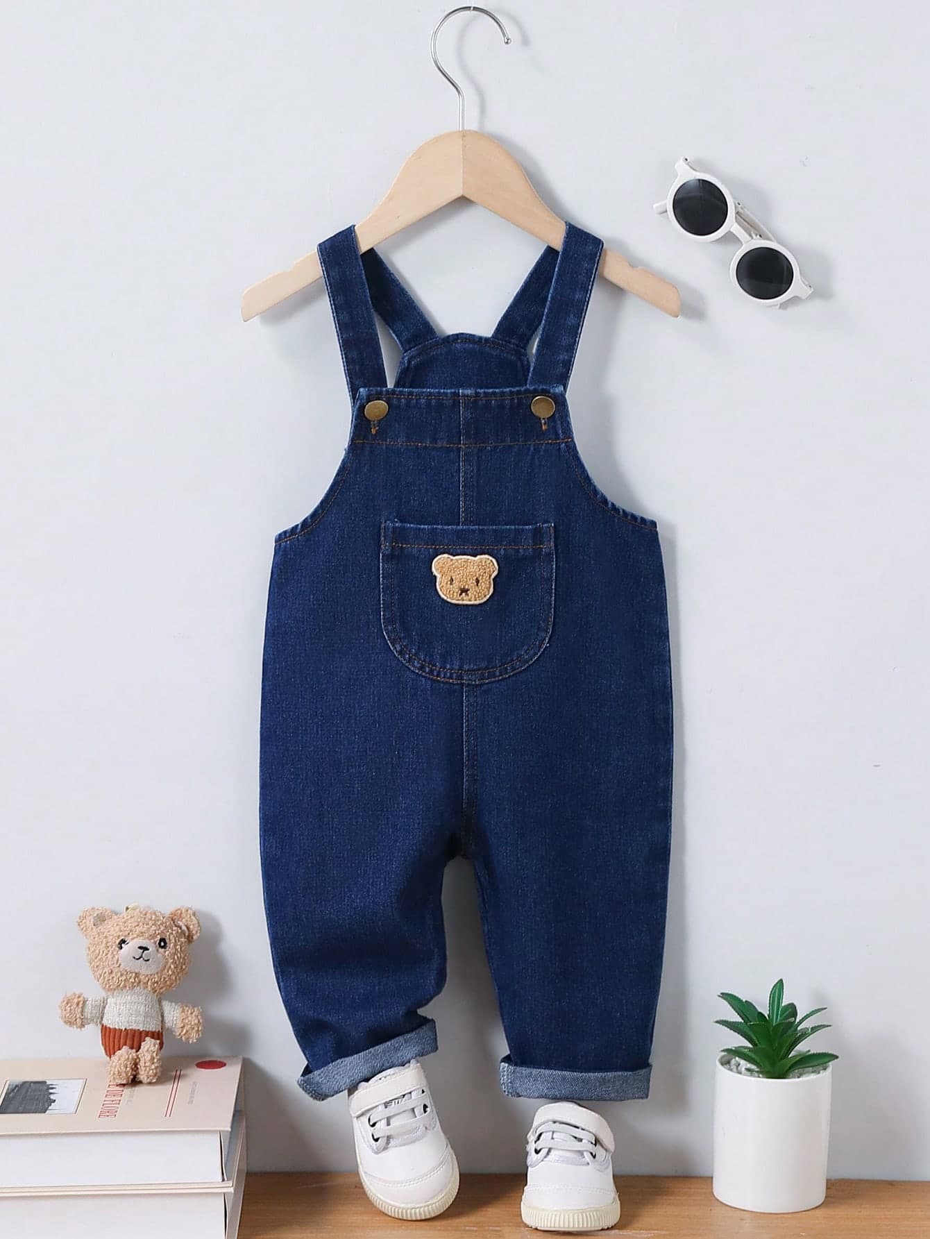 Boys' Casual Solid Color Denim Bib Overalls With Pockets Baby Boys' Comfortable Denim Cargo Pants With Bear Graphic Patch, Ideal For Outdoor Activities