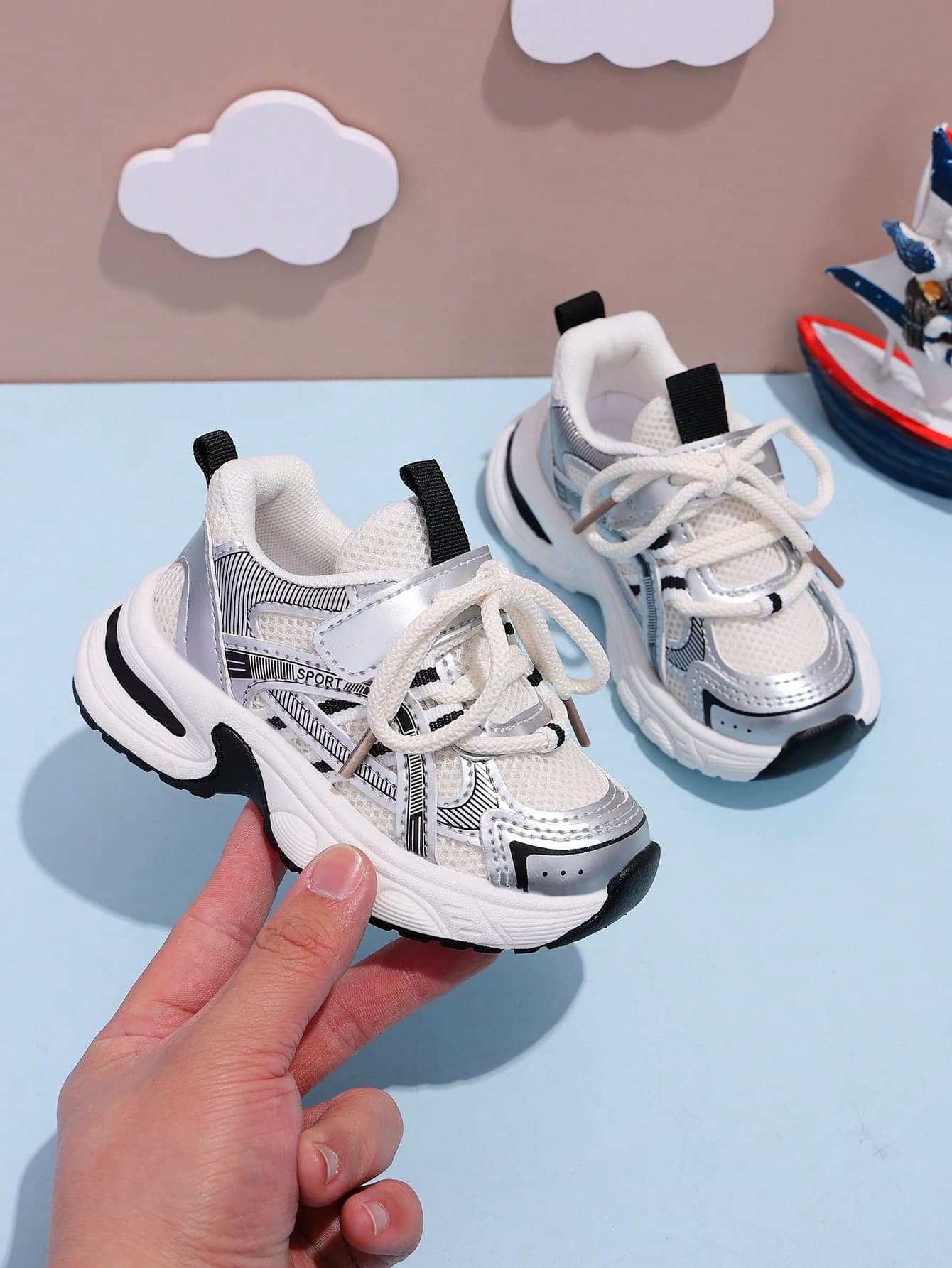 1 Pair Boys & Girls Mesh Soft Sole Non-Slip Lightweight Breathable Casual Fashion Chunky Sneakers Outdoor Running Comfortable Versatile Sneakers Suitable For Spring & Autumn