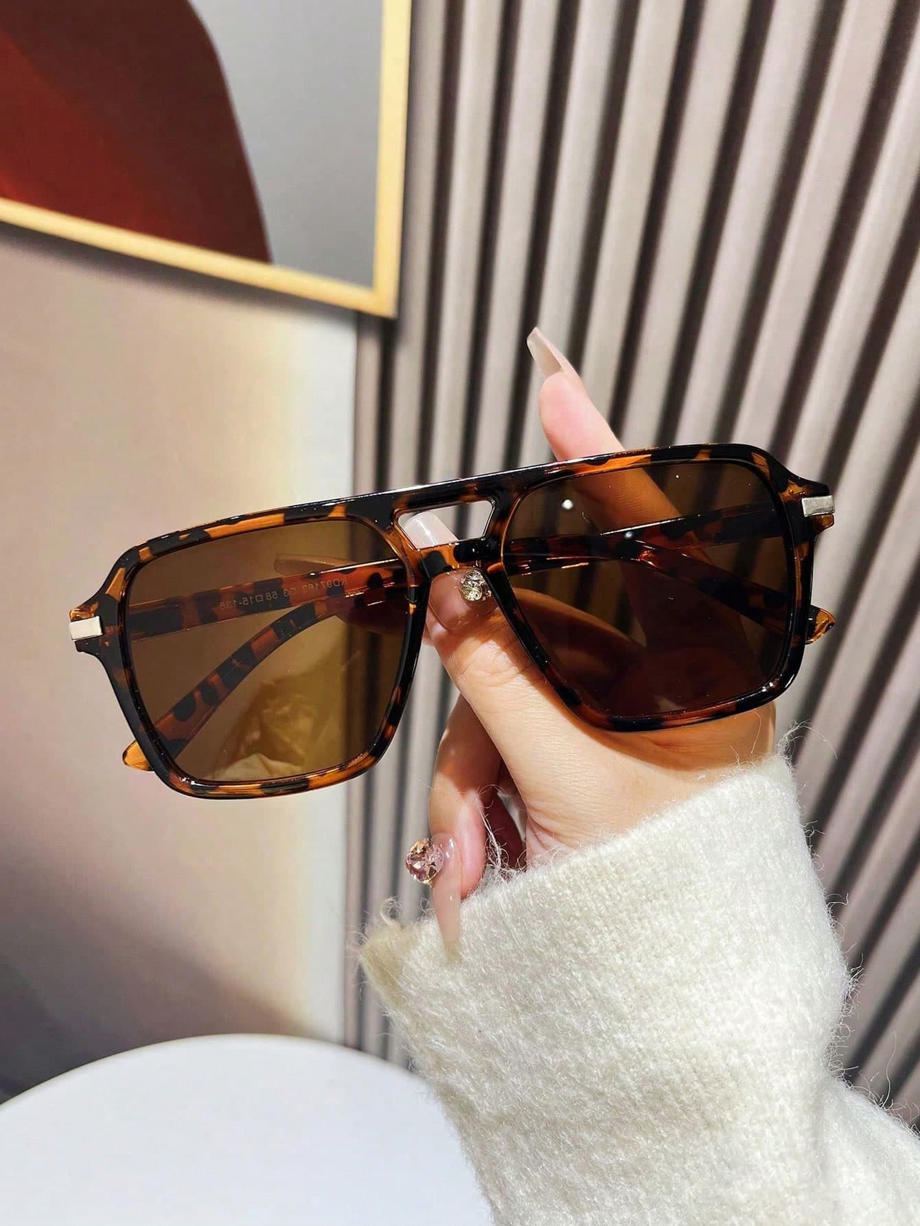 1 Pair Women's Plastic Leopard Print Aviator Full Frame Colored Lens Glasses, Ins Style Popular Design, Perfect Blend Of Modernity And Vintage Charm, Fashion Glasses, Suitable For Street Photography, Outfits, Vacation Style, Travel And Other Occasions, Fashion Accessory