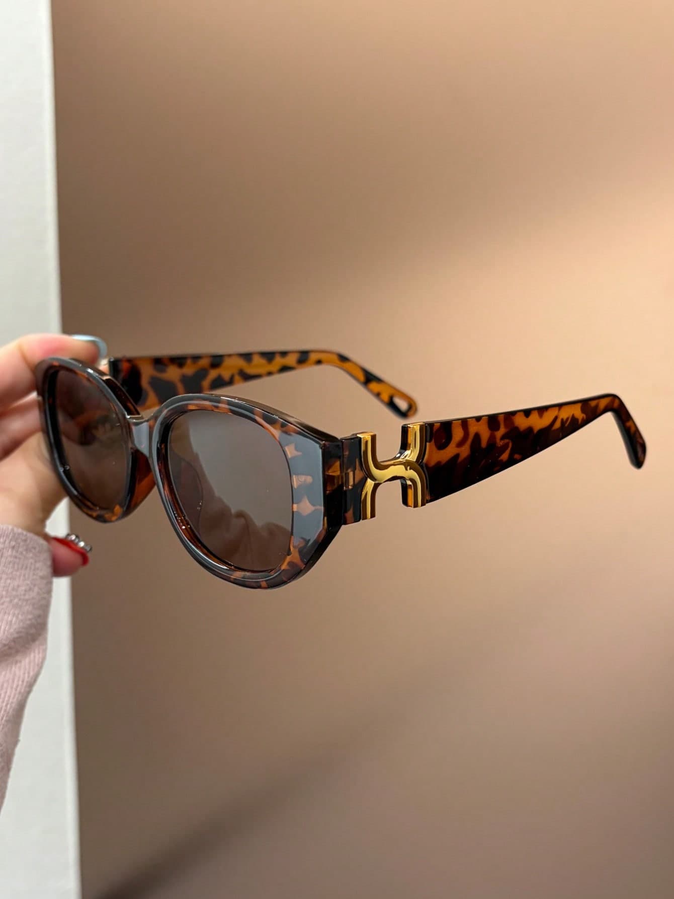 1 Pair Leopard Print Tortoiseshell Oval Frame Glasses, Metal H Buckle Decor Elegant & Fashionable, Unisex Casual, Beach, Commute, Street Style Eyewear