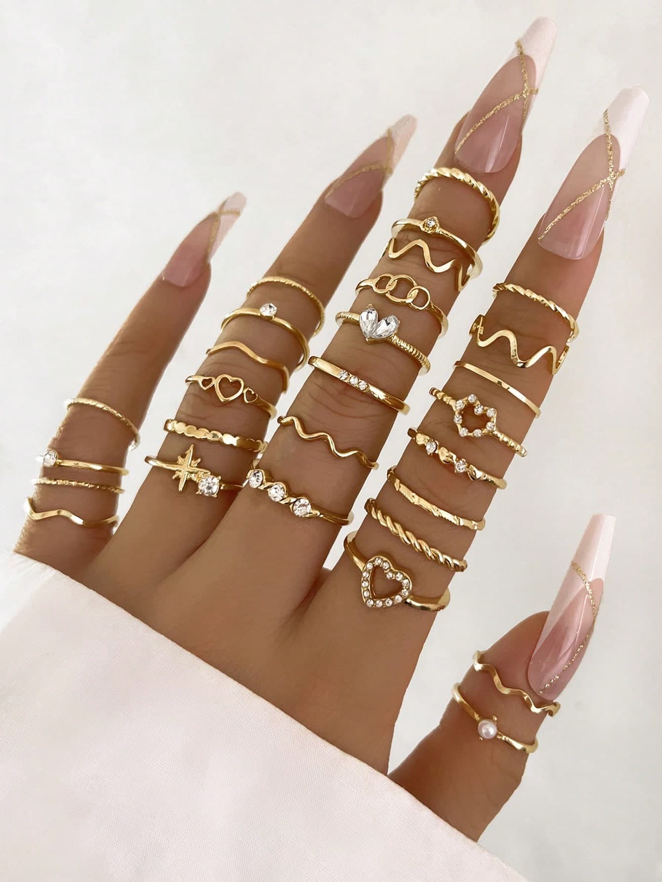 28pcs Minimalist Crystal Heart & Wave Rings, Gold Geometric Knuckle Rings Set [Sizes Marked, Closed Rings, Do Not Force Open]
