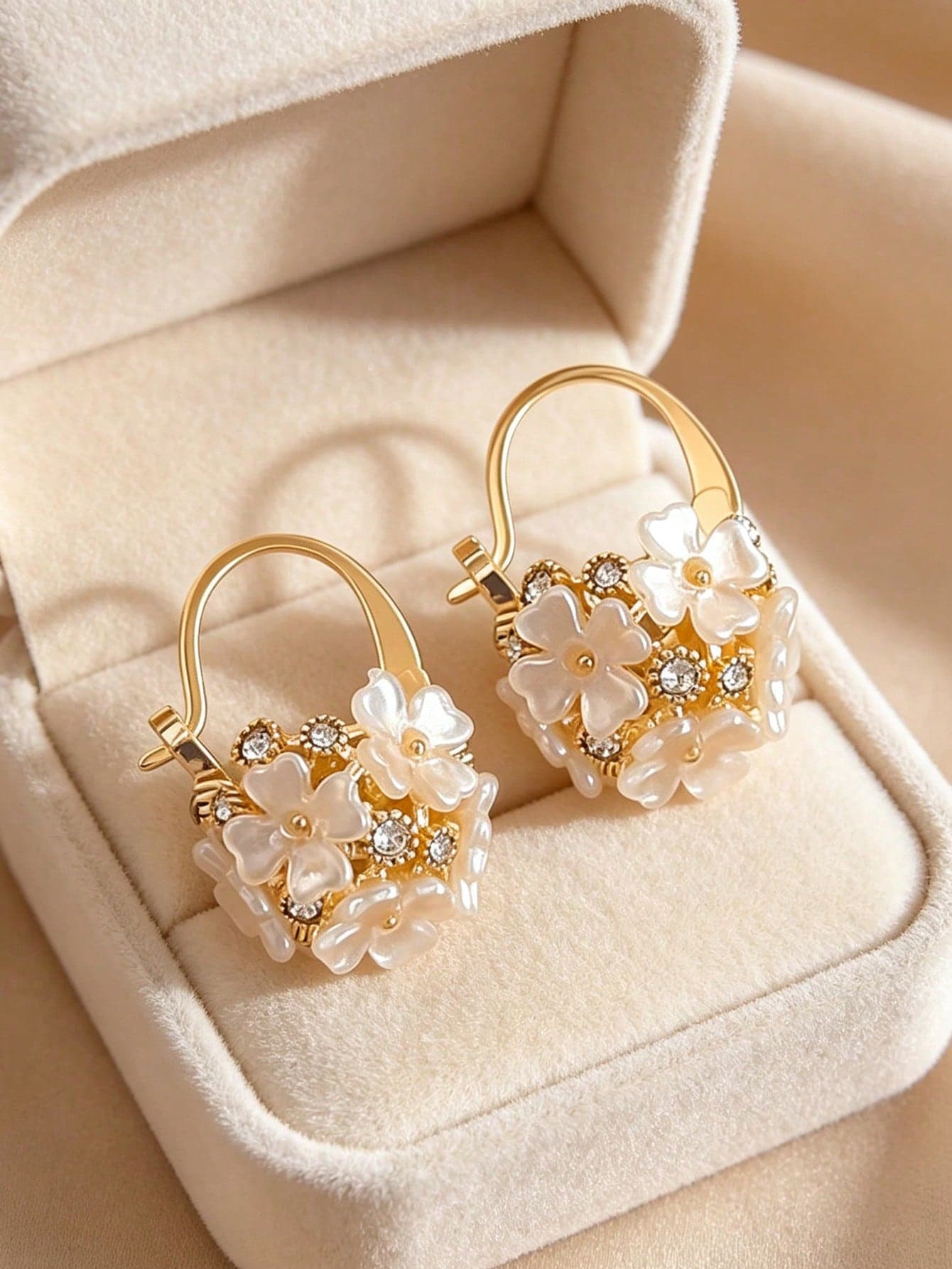 1 Pair Elegant Sweet Acrylic Hydrangea Flower Hoop Earrings For Women, Holiday Birthday Date Ball Party Vacation Shopping Daily Commute Accessories